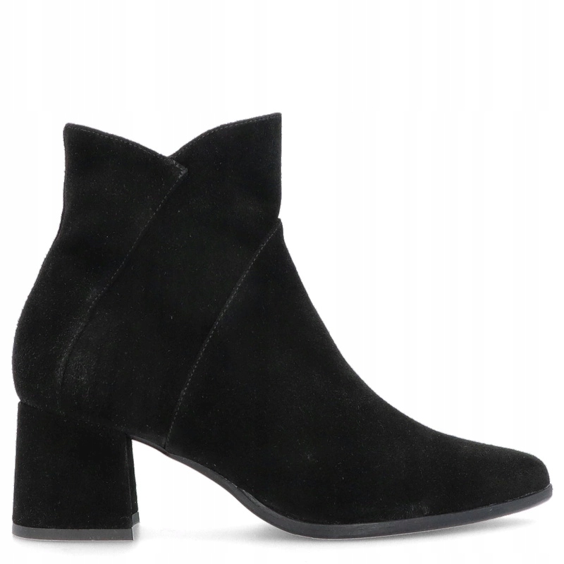 Semišové kotníkové boty na nízkém podpatku Kotyl 4731 Černé 37