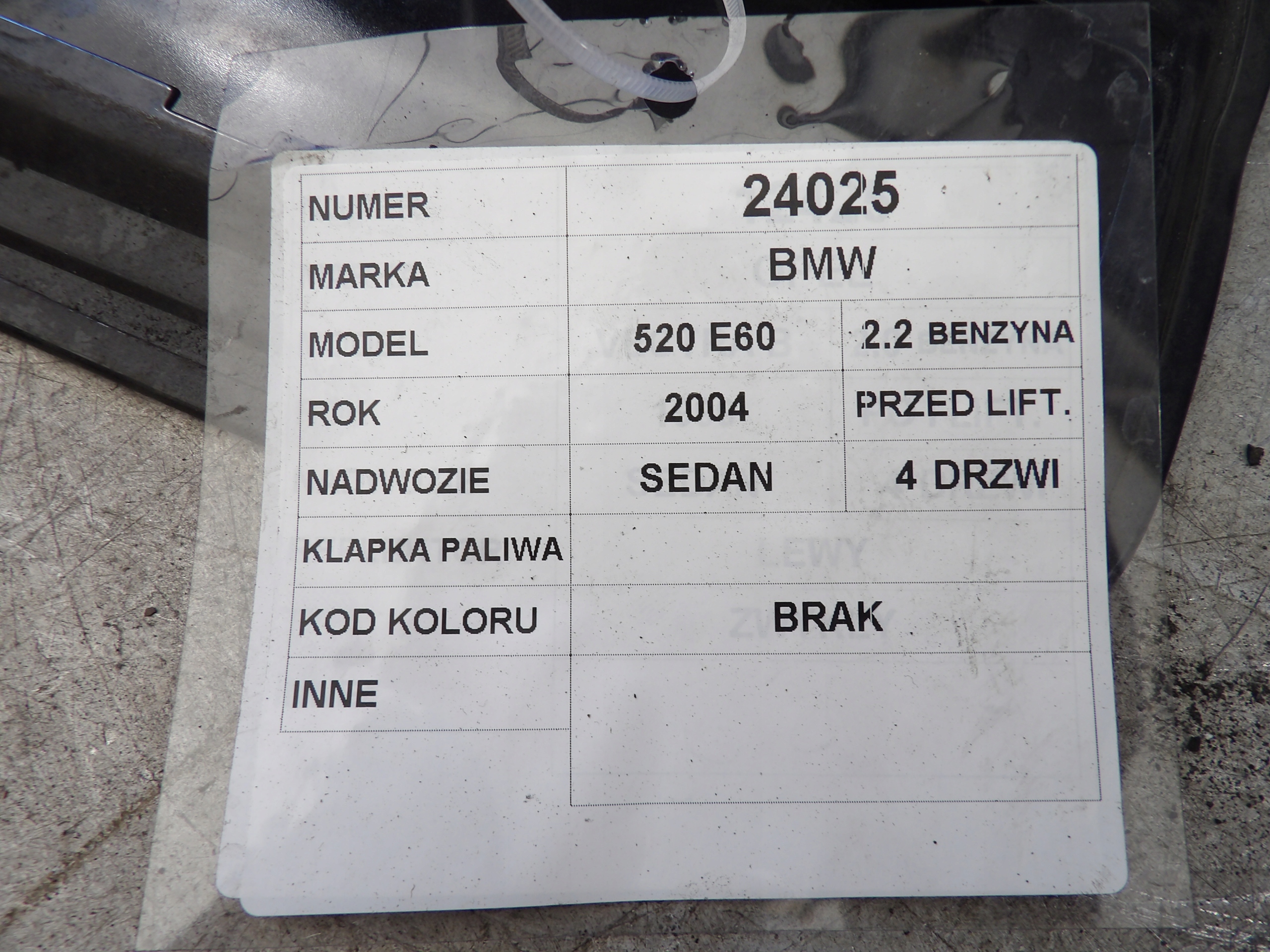 BMW E60 klapka üzemanyag