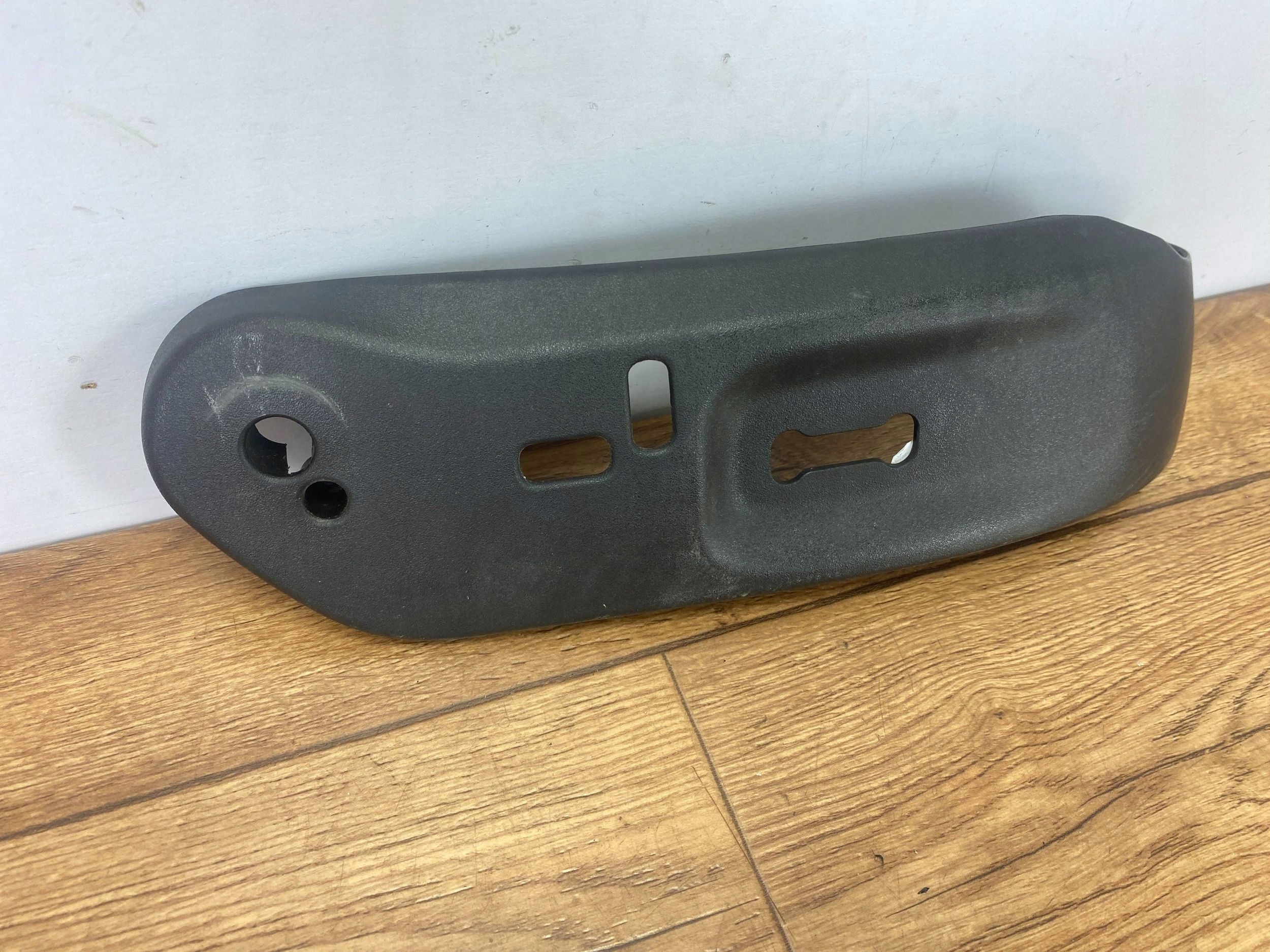 plastic cover spoiler seat Chevrolet Corvette C6 2005+