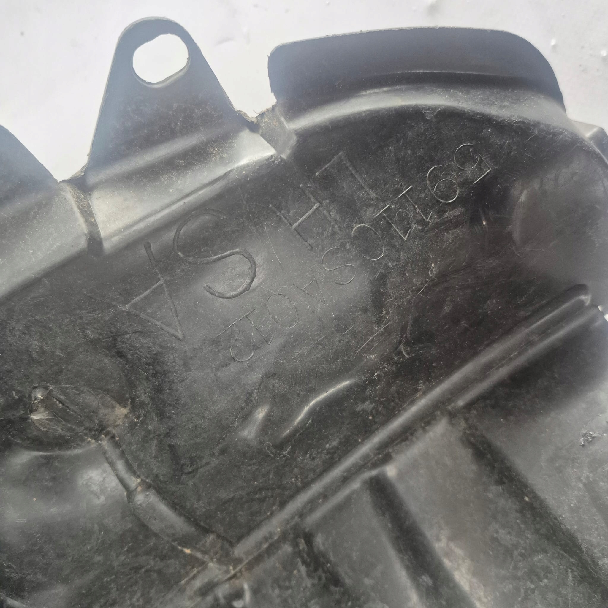 SUBARU FORESTER II 02-06 mudguard left front front