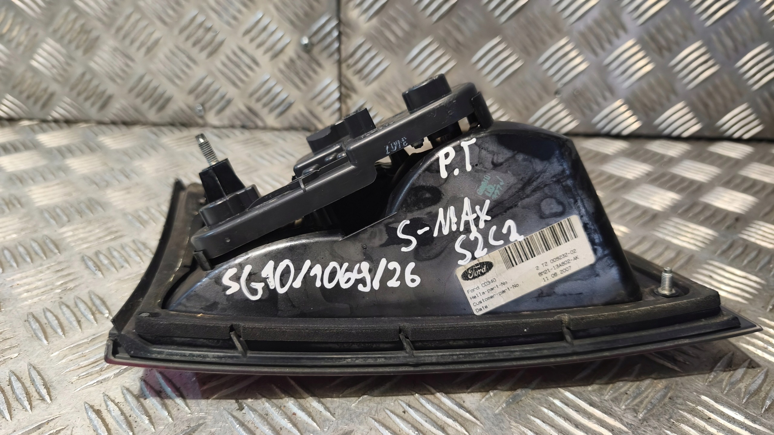 light right rear part FORD S-MAX and 2007r 6M21-13A602-AK