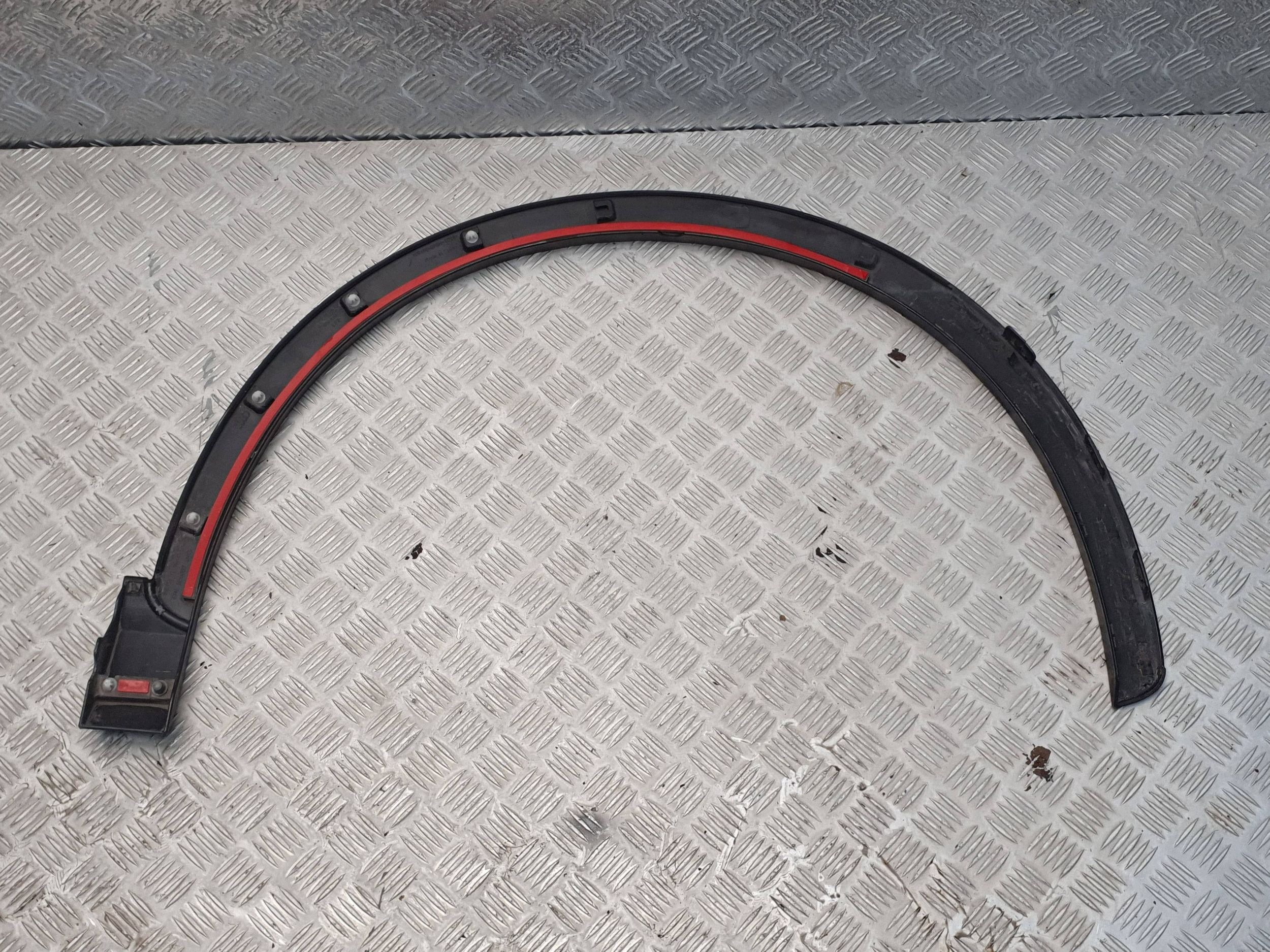lišta blatníku levý předek 8U0853717 AUDI Q3 8U