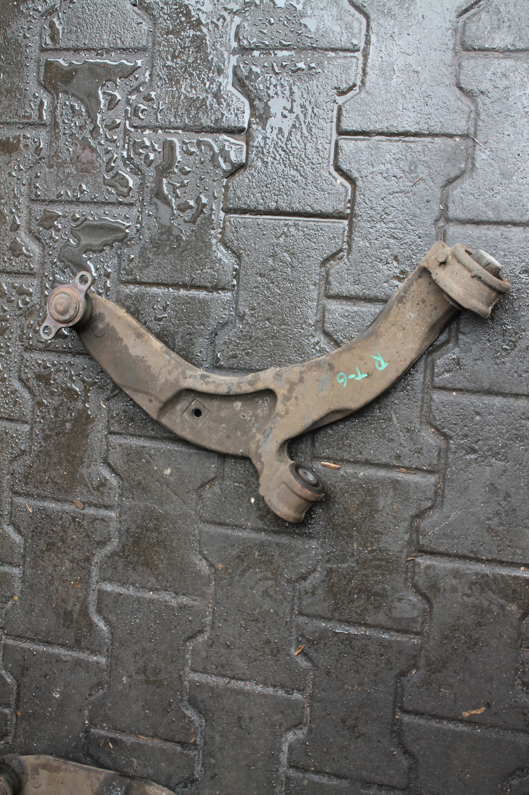 arm right VW T5 T6 7E0407166B