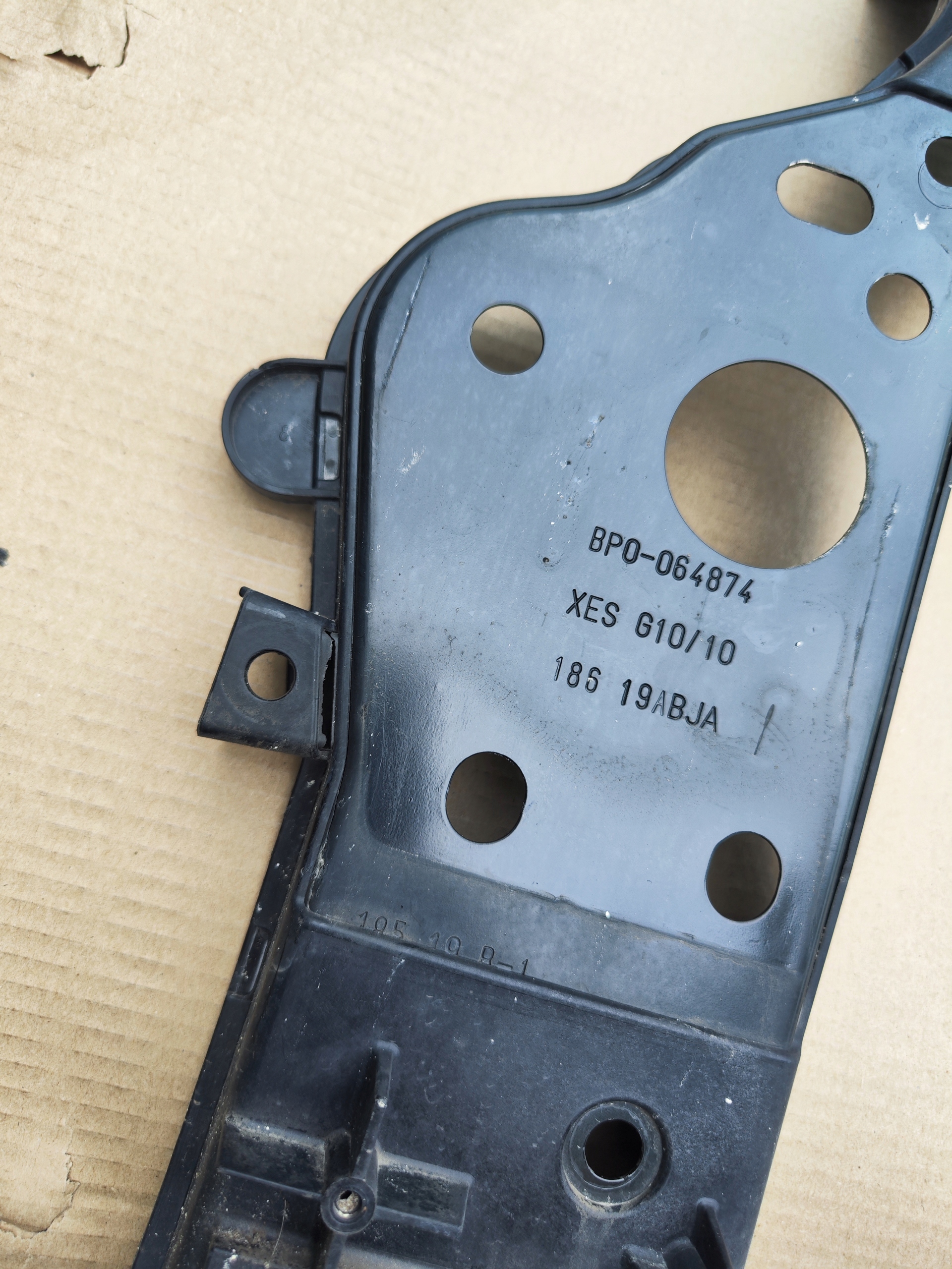 RENAULT CLIO V support panel for radiators pillar iron 625009467R <2019 625009467