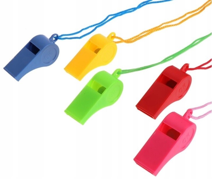 Gwizdki plastikowe wielokolorowe, ze sznurkiem 50szt
