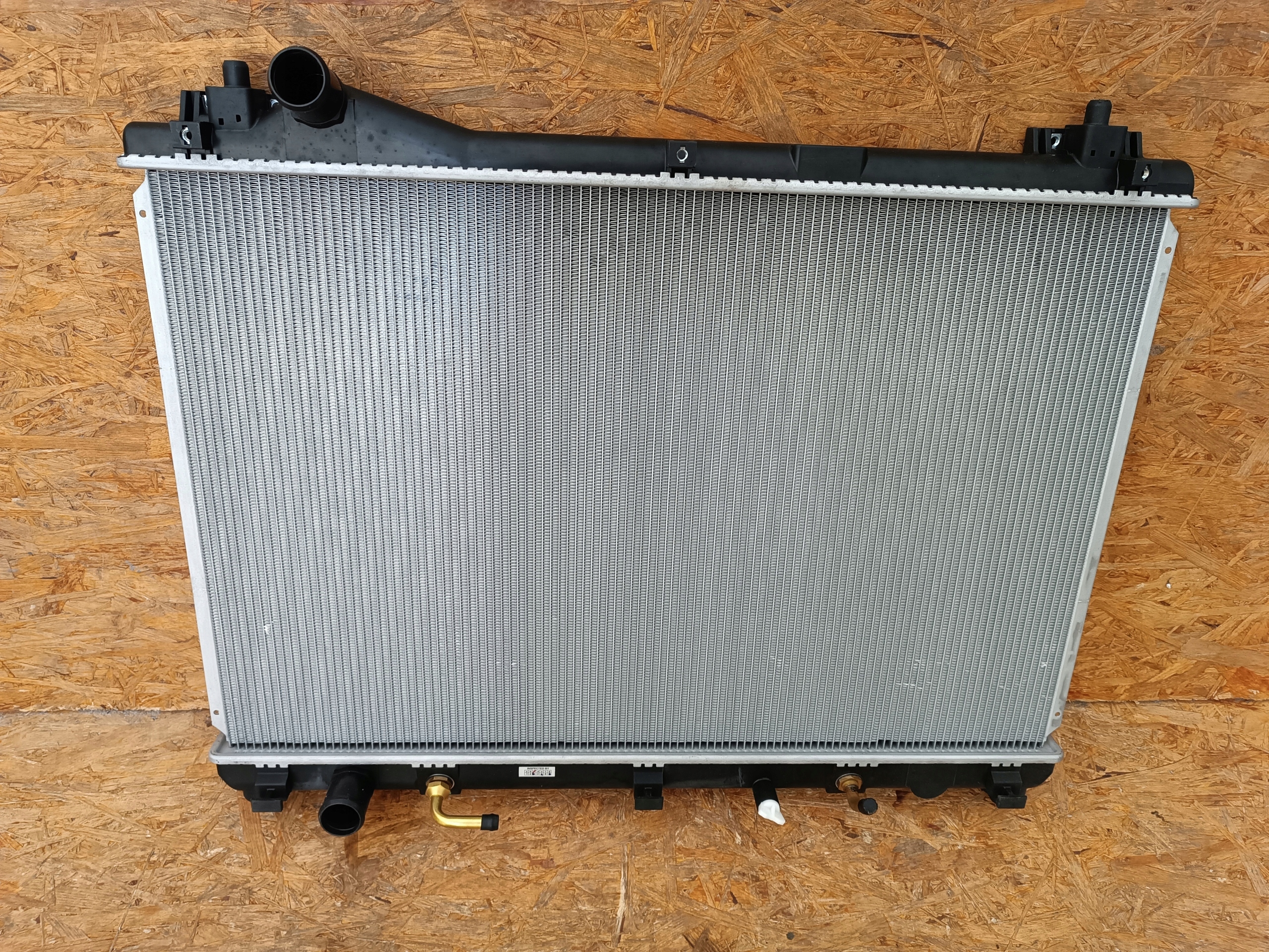 CHŁODNICA WODY SUZUKI GRAND VITARA 2005- 2.0 BENZYNA 17700-65J10 Numer katalogowy części 1770065J10