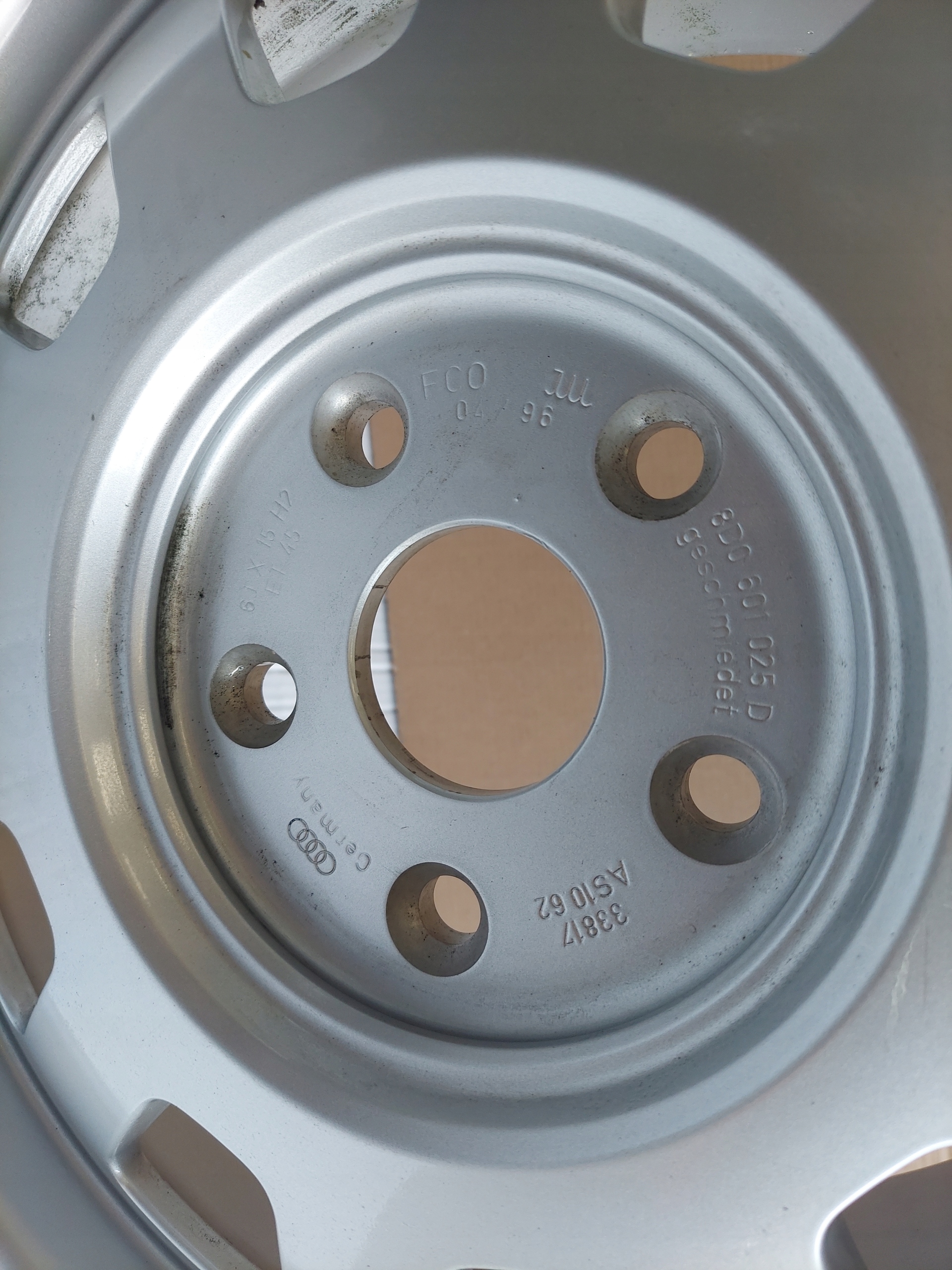 disk AUDI AUDI A4 A6 disk / disk 15 cali 5X112 OE: 8D0601025D