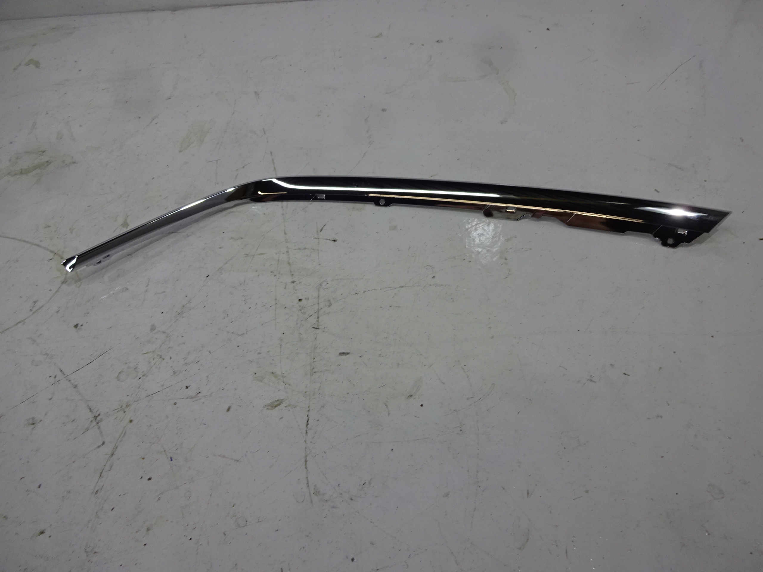 LISTWA CHROM REFLEKTORA LEWA PRZÓD VW ARTEON 17- POZNAŃ Typ samochodu Samochody osobowe