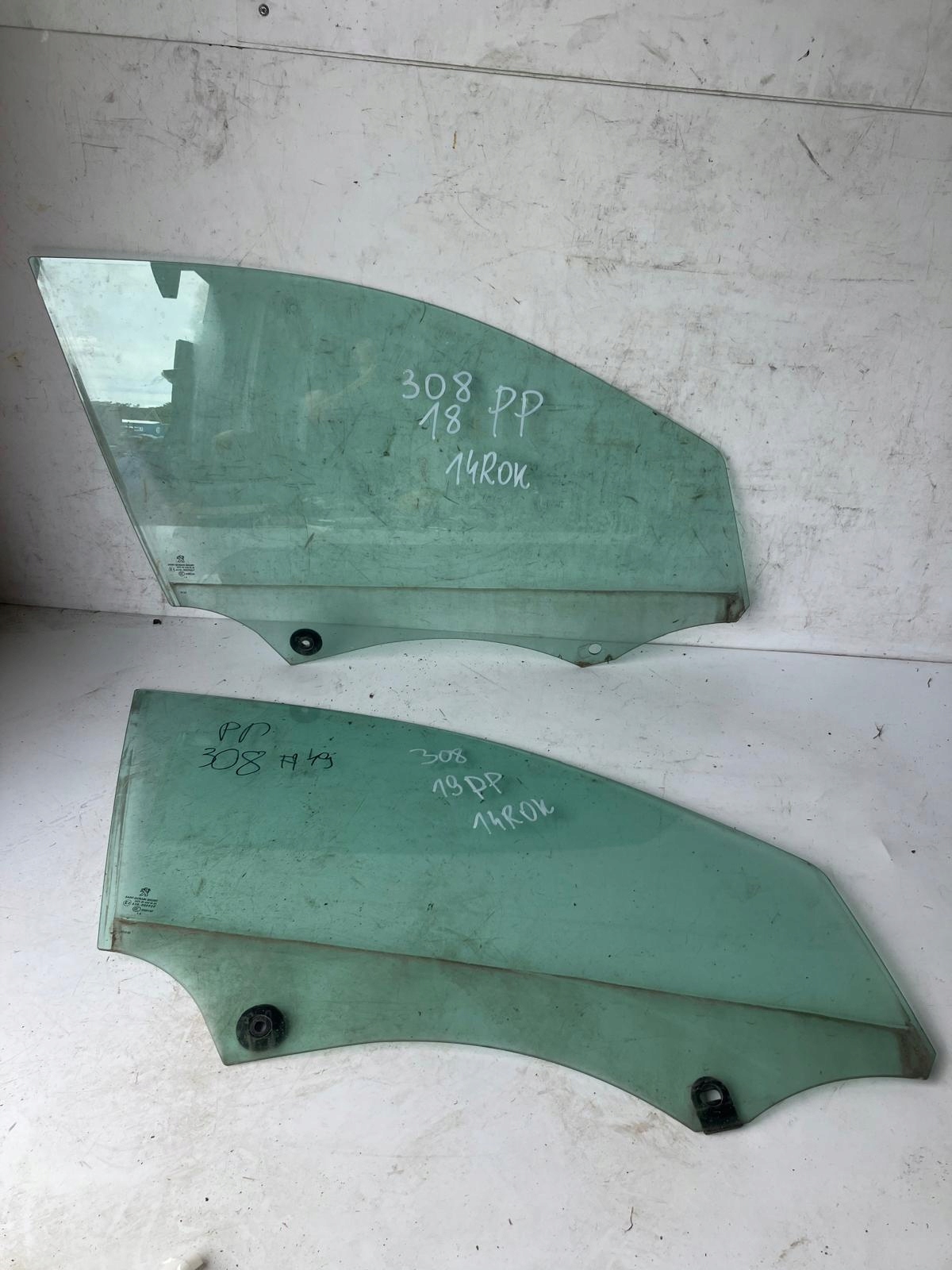 window door right front PEUGEOT 308 T9 14R