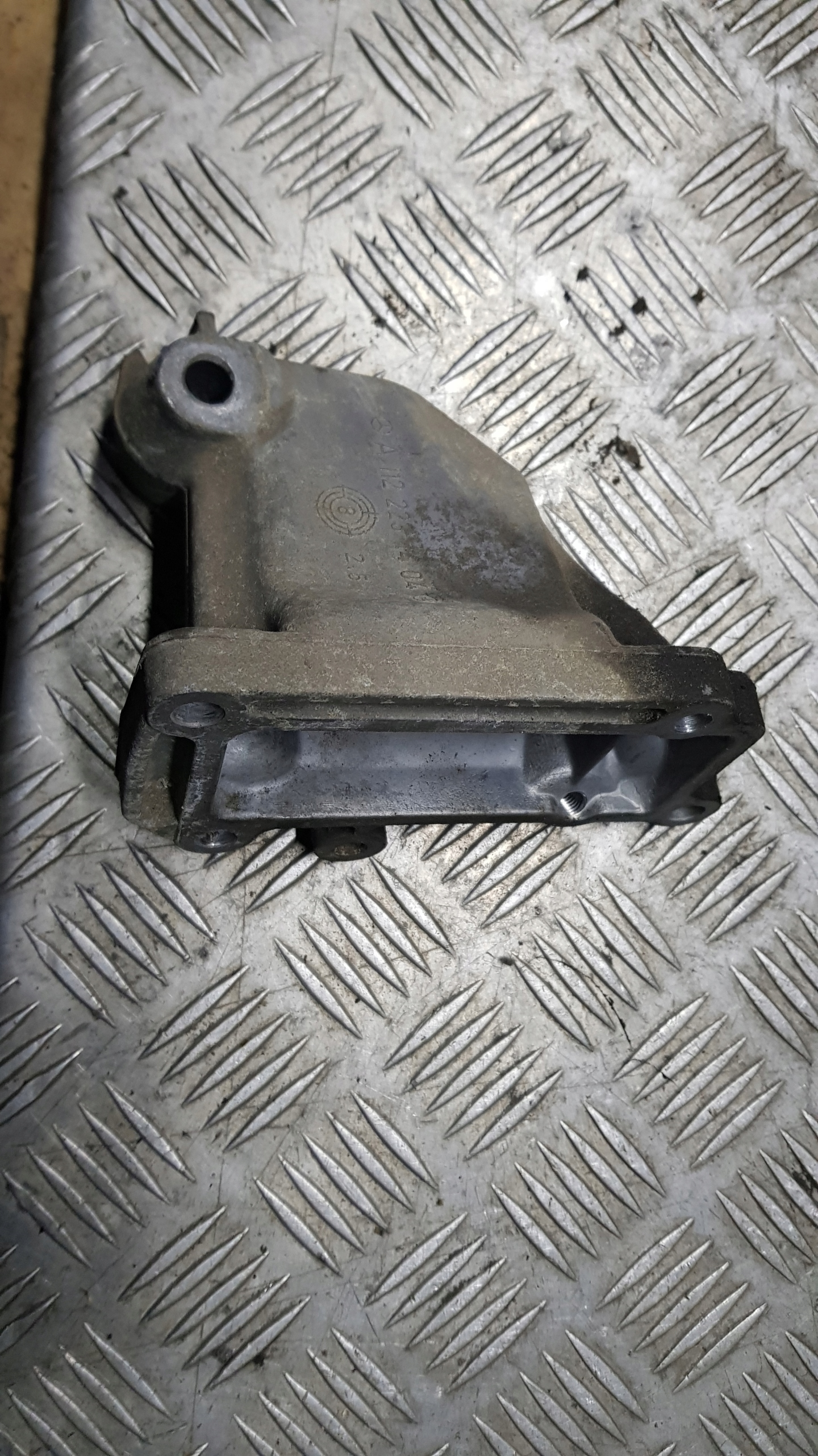 MERCEDES W210 w208 engine mount left a1122231404 2.4 v6 m112