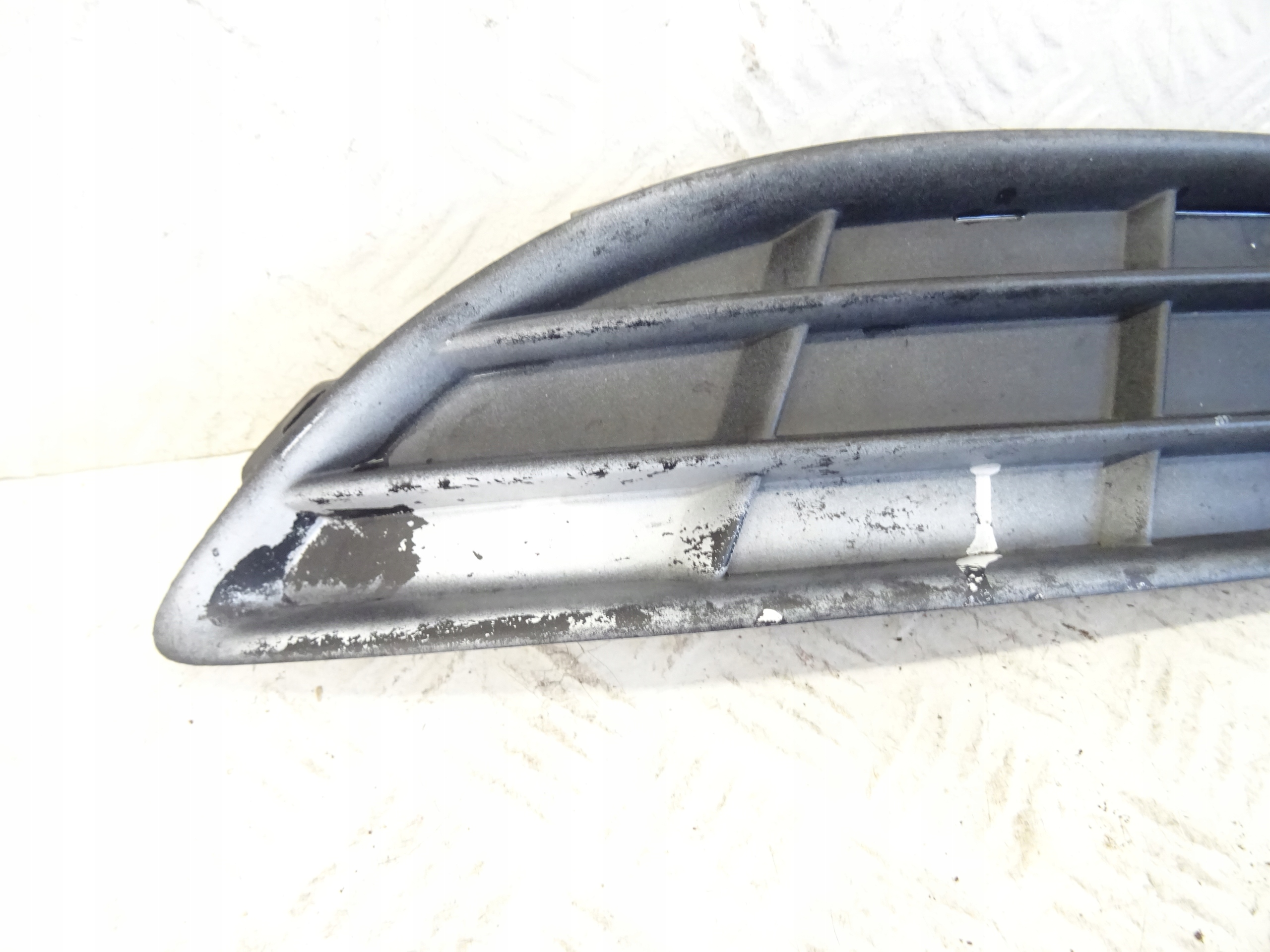grid of a bumper front front left SKODA FABIA II LIFT 5J0807367A