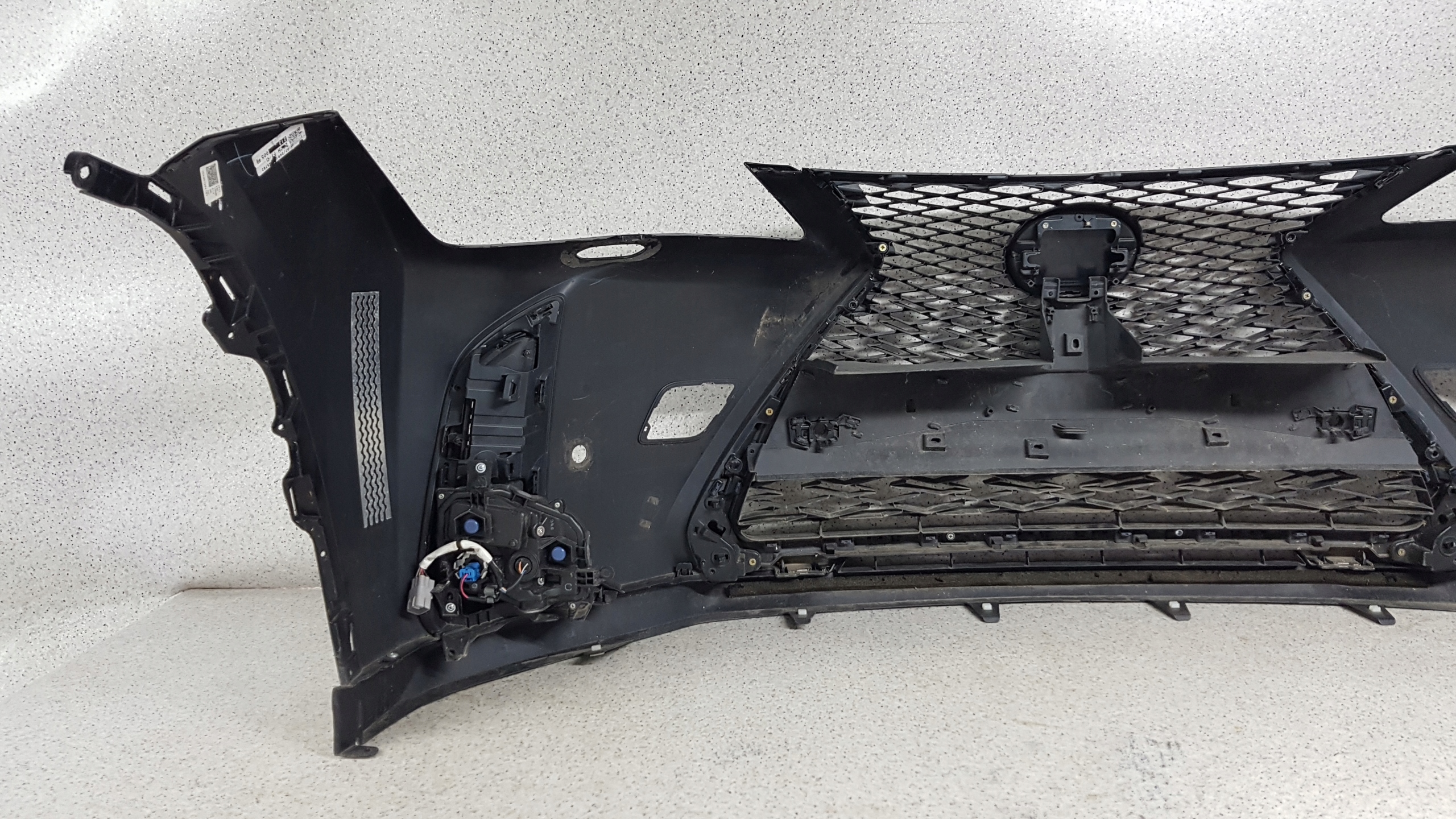 LEXUS UX F SPORT 2018 - bumper front 2552