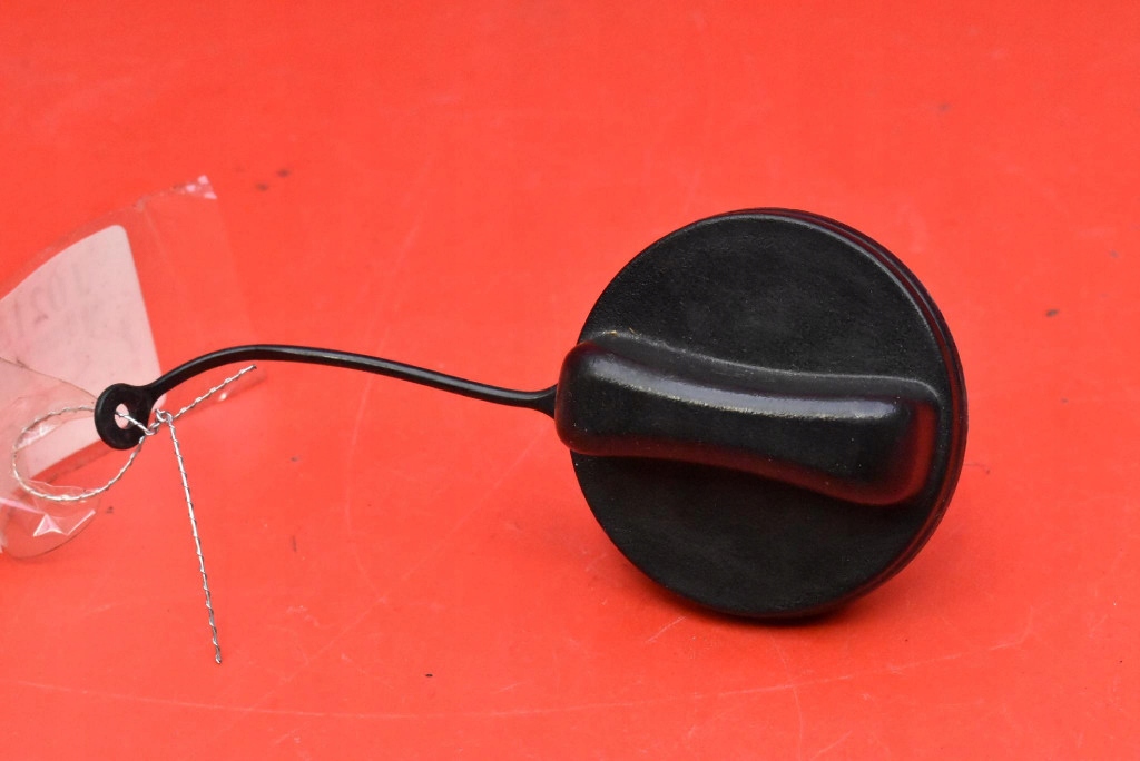 KOREK WLEWU PALIWA NISSAN PULSAR C13 14-18