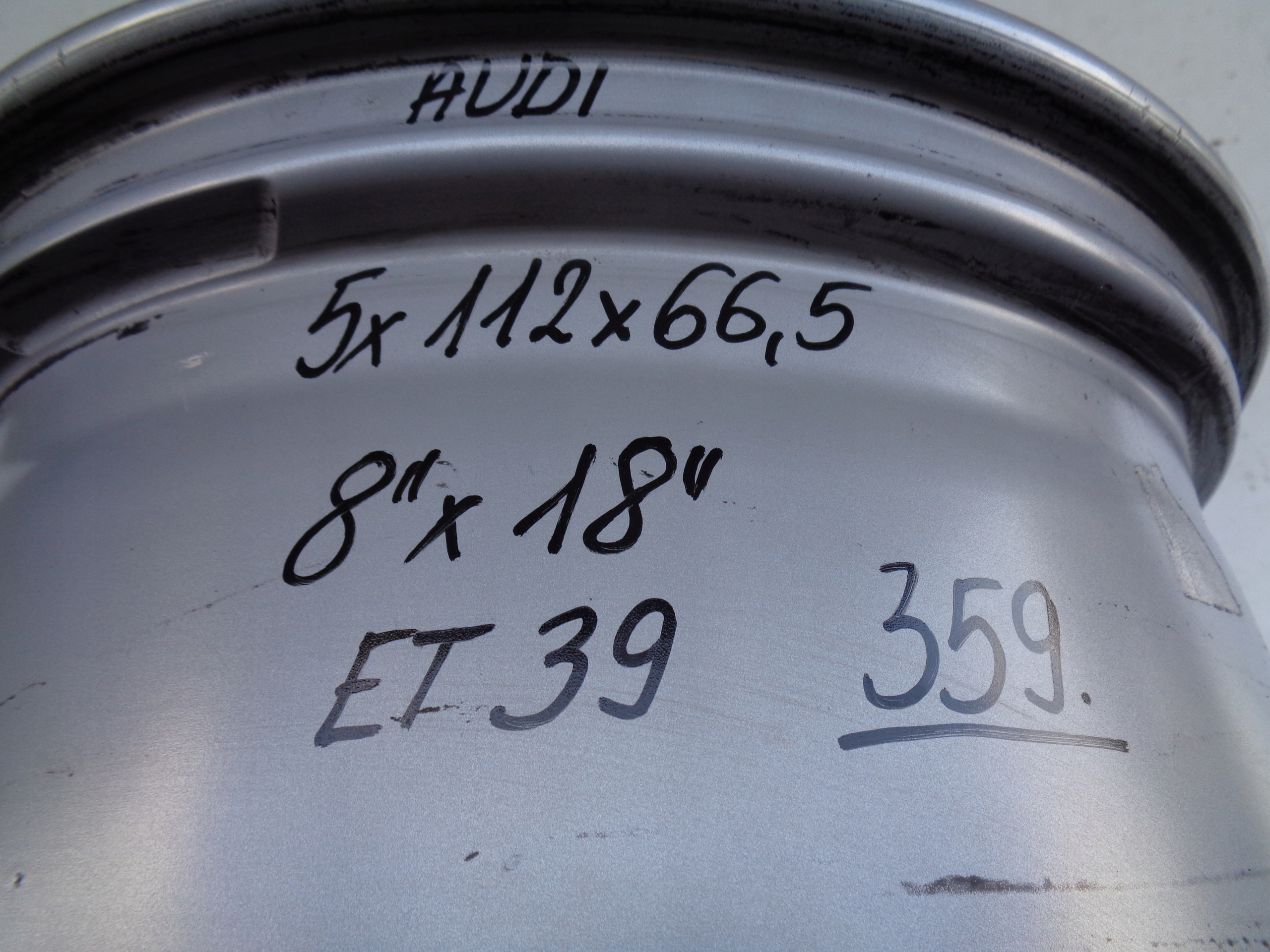 disk hliníkový AUDI 8JX18 ET39 5X112