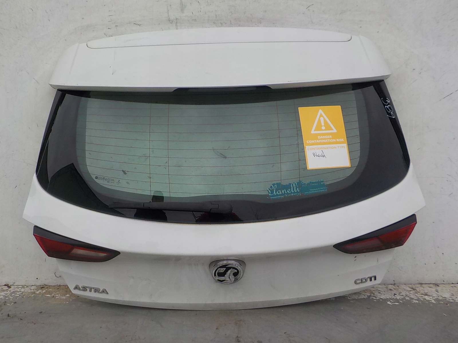 389 OPEL ASTRA V K HB boot door rear