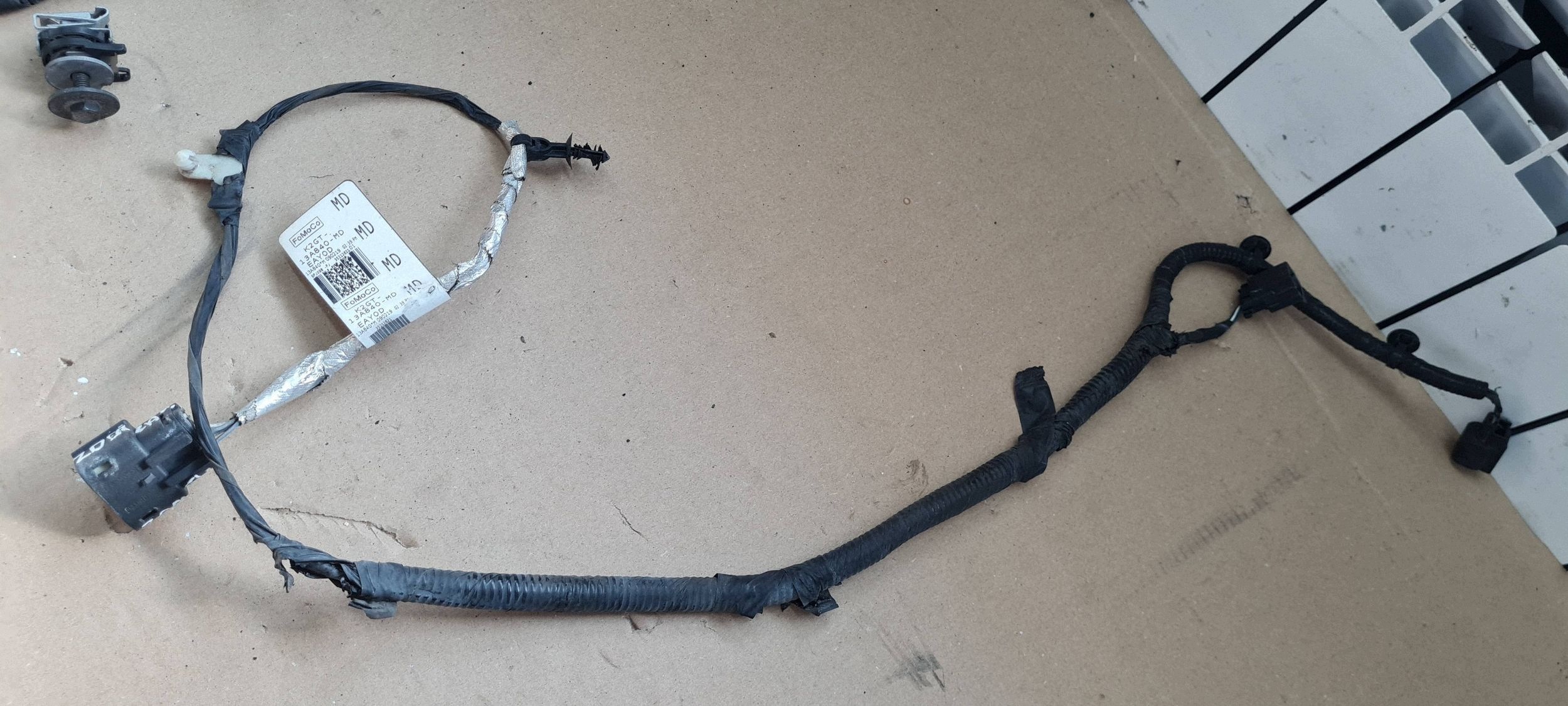 Ford Edge II 2020 bundle electrical of a lock front of a bumper K2GT13A840MD