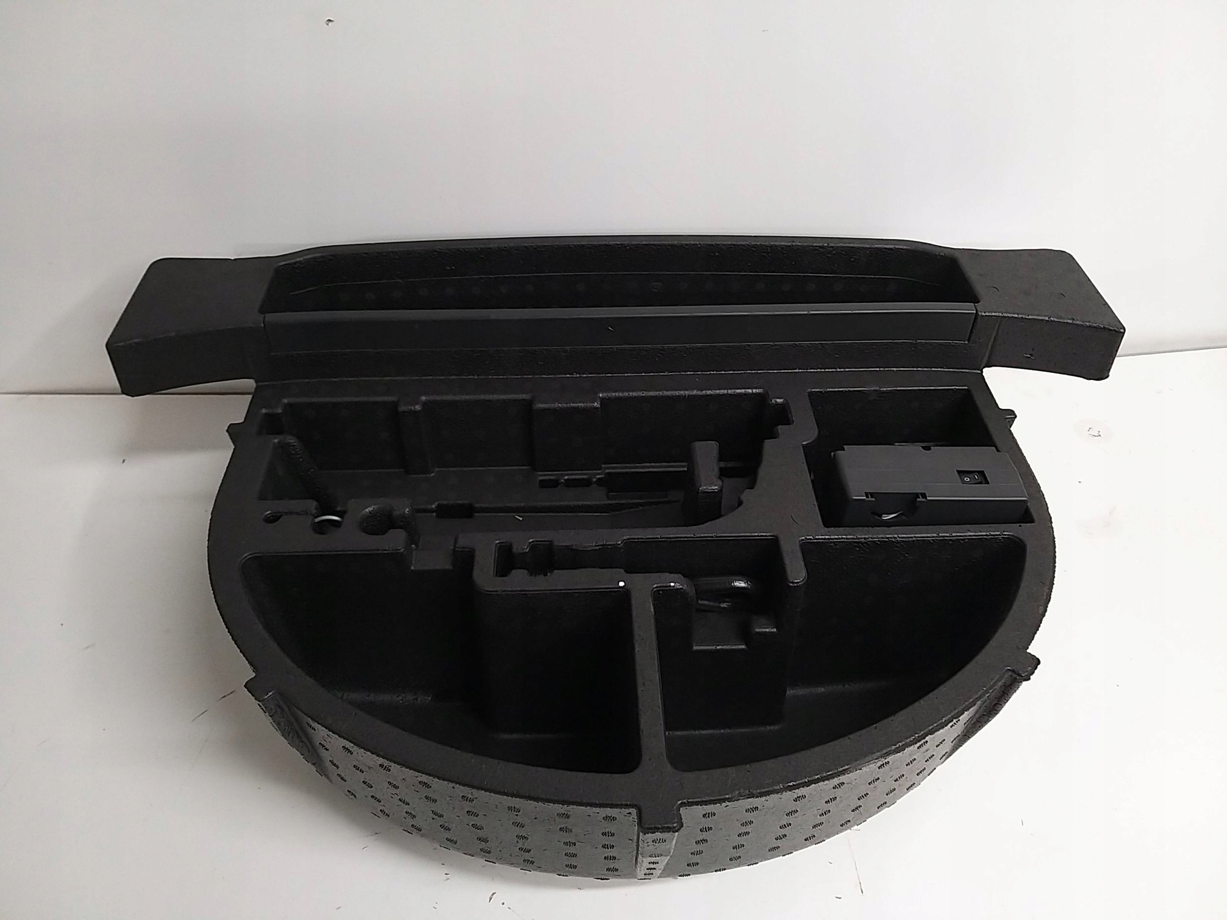 VW UP E-UP 11-23 STEROPIAN Roue secours garniture Cric 12E863398B