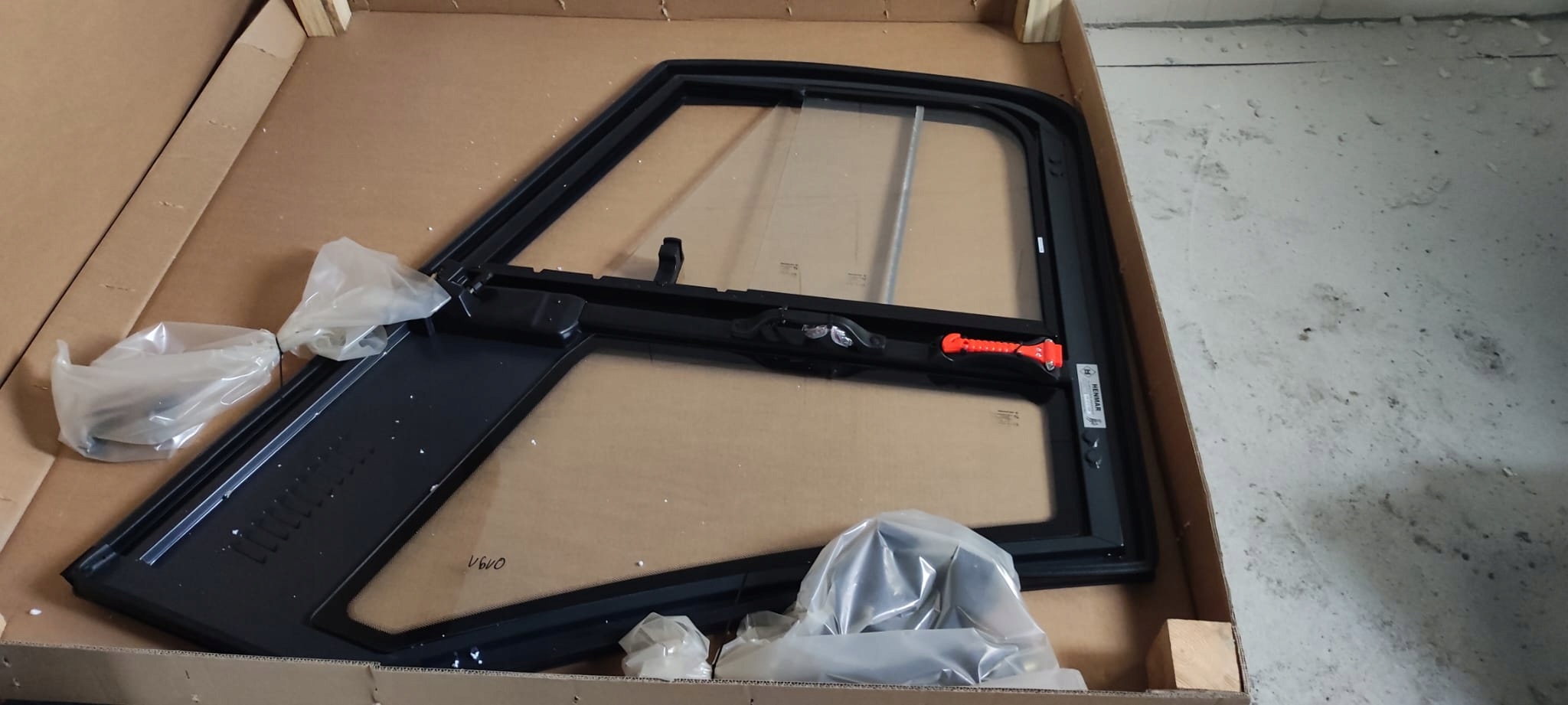 DRZWI PRAWE KOMPLETNE LINDE 391 HENMAR