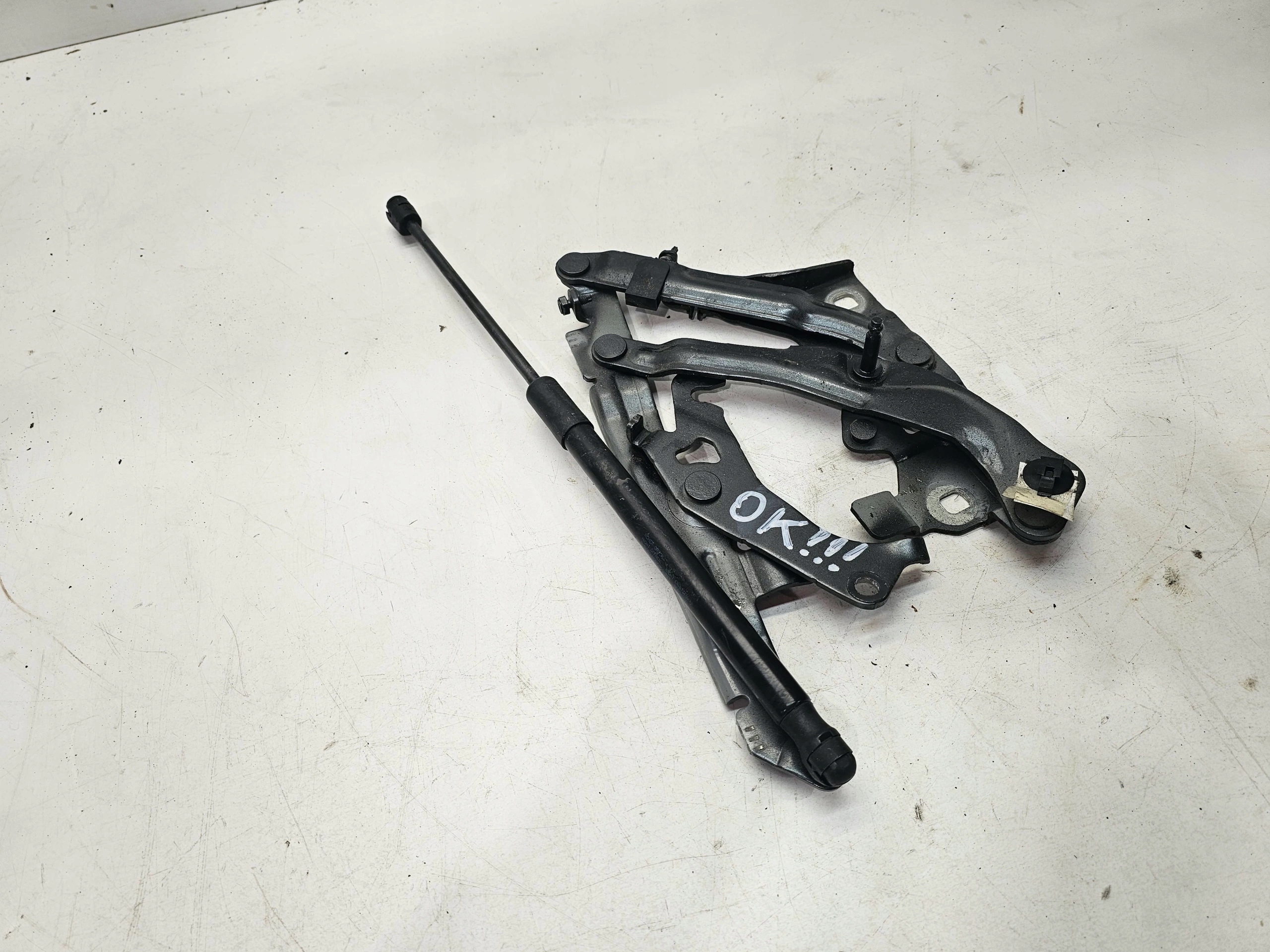 hinge bonnets left AUDI Q5 80A FY 80A823301B