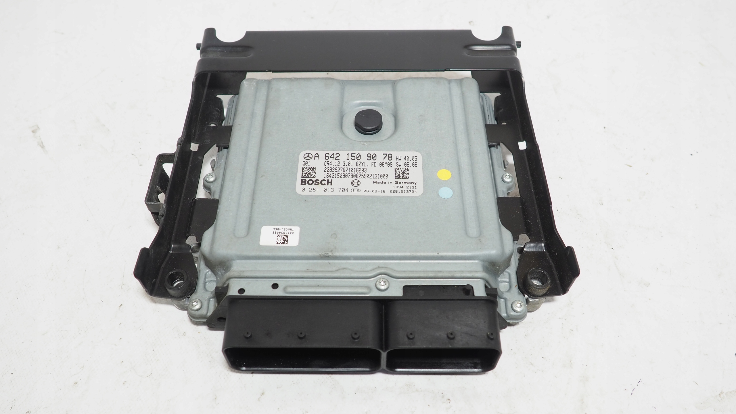 Mercedes CLS W219 control unit computer of the engine A6421509078