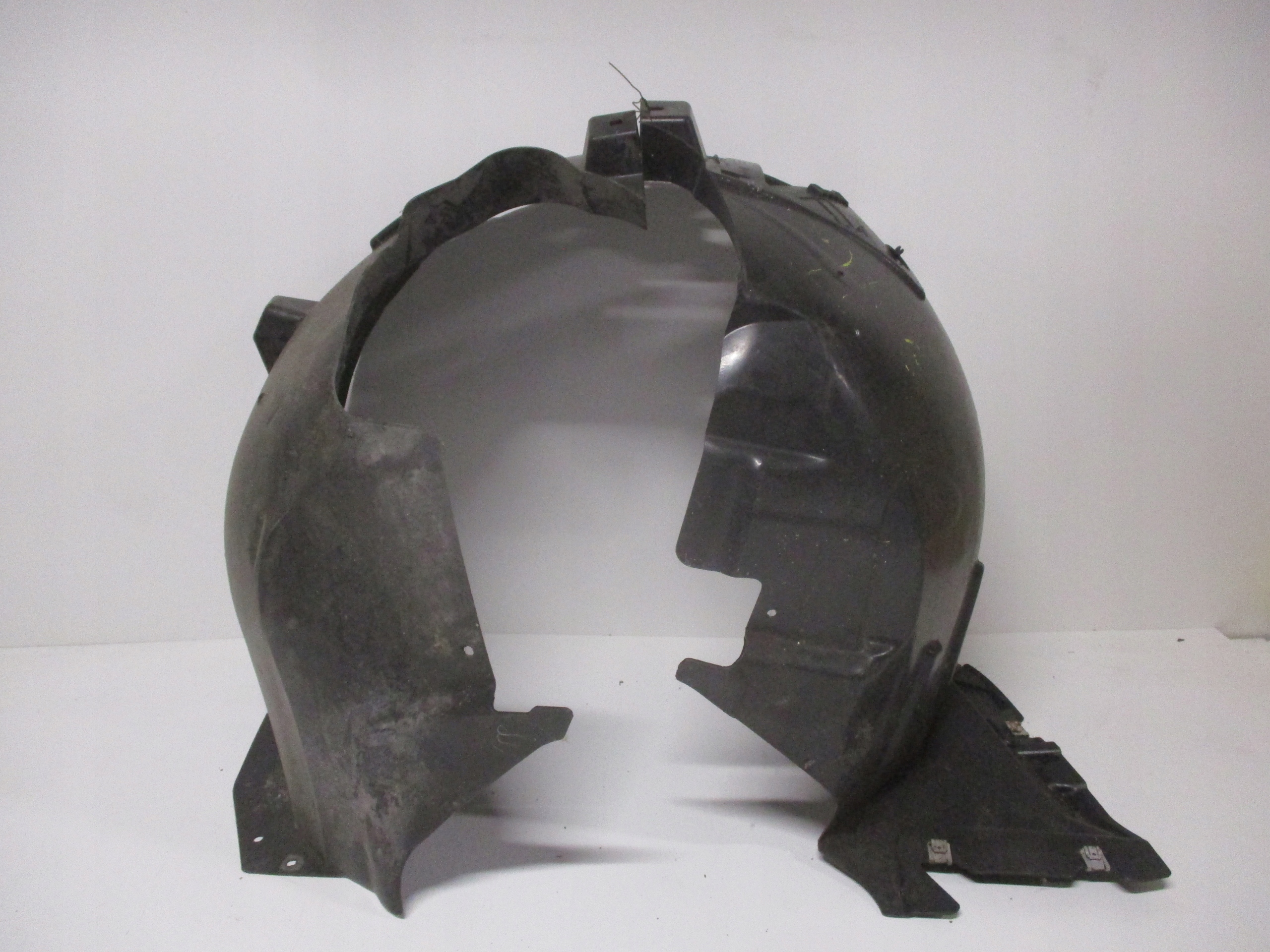 mudguard front MERCEDES GLE A1668800505 left