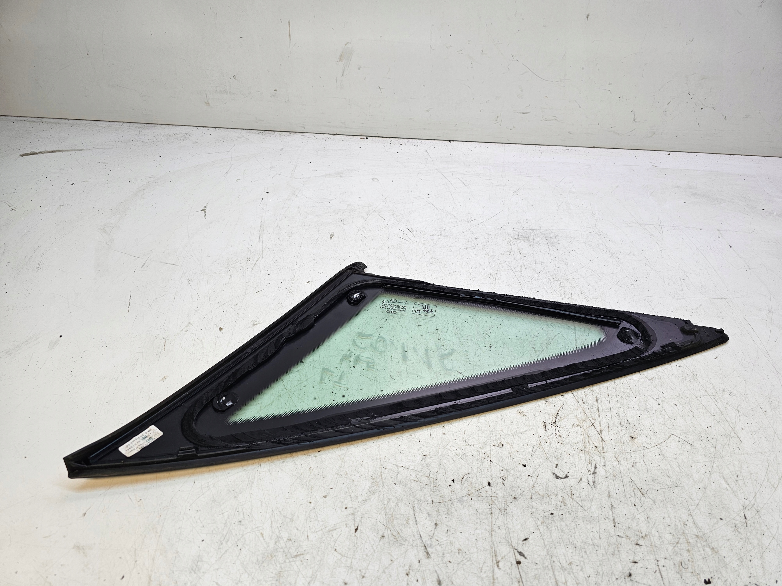 window bodywork AUDI A6 C7 sedan left rear part 2011R