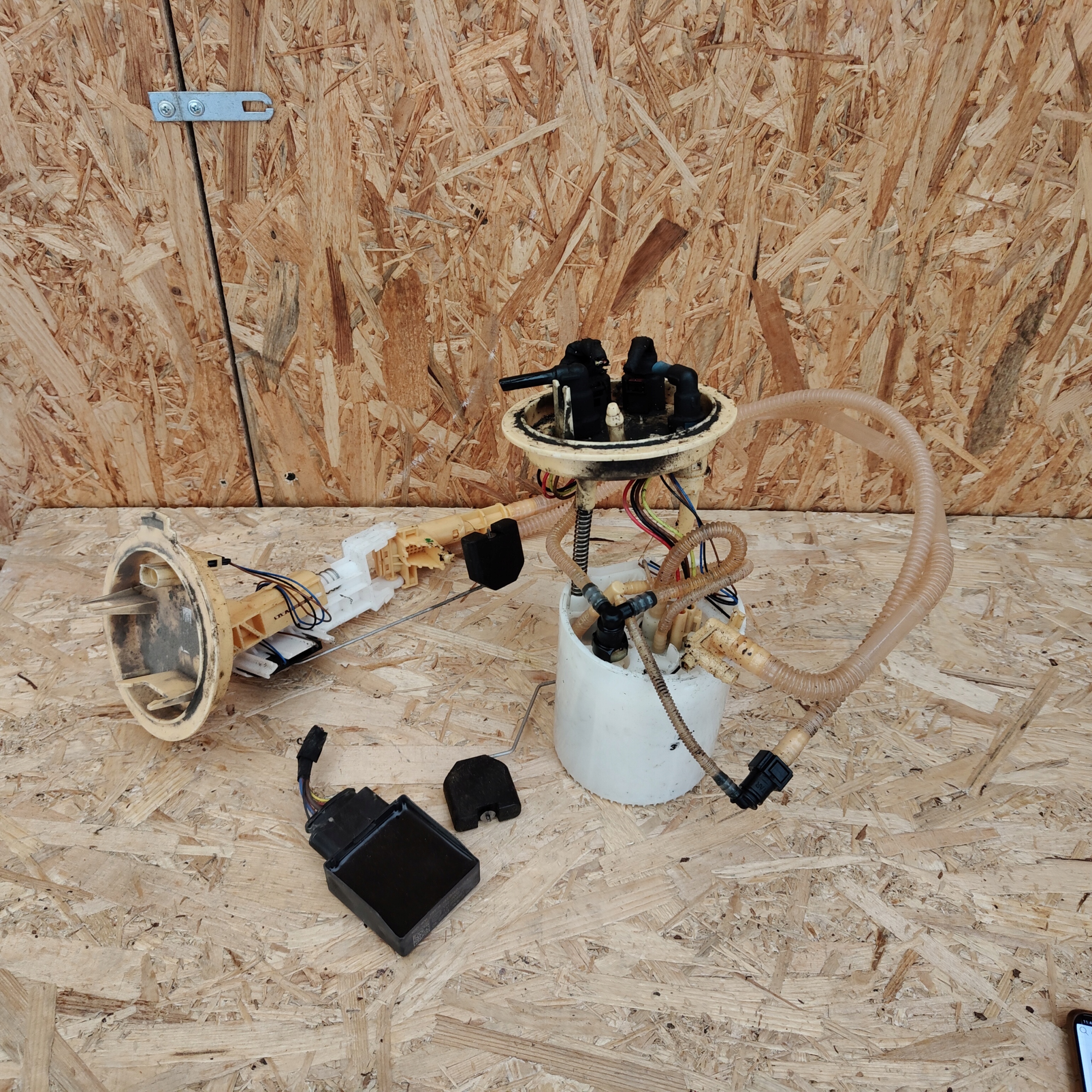 feed pump AUDI A3 8V complete 5q0919050Q
