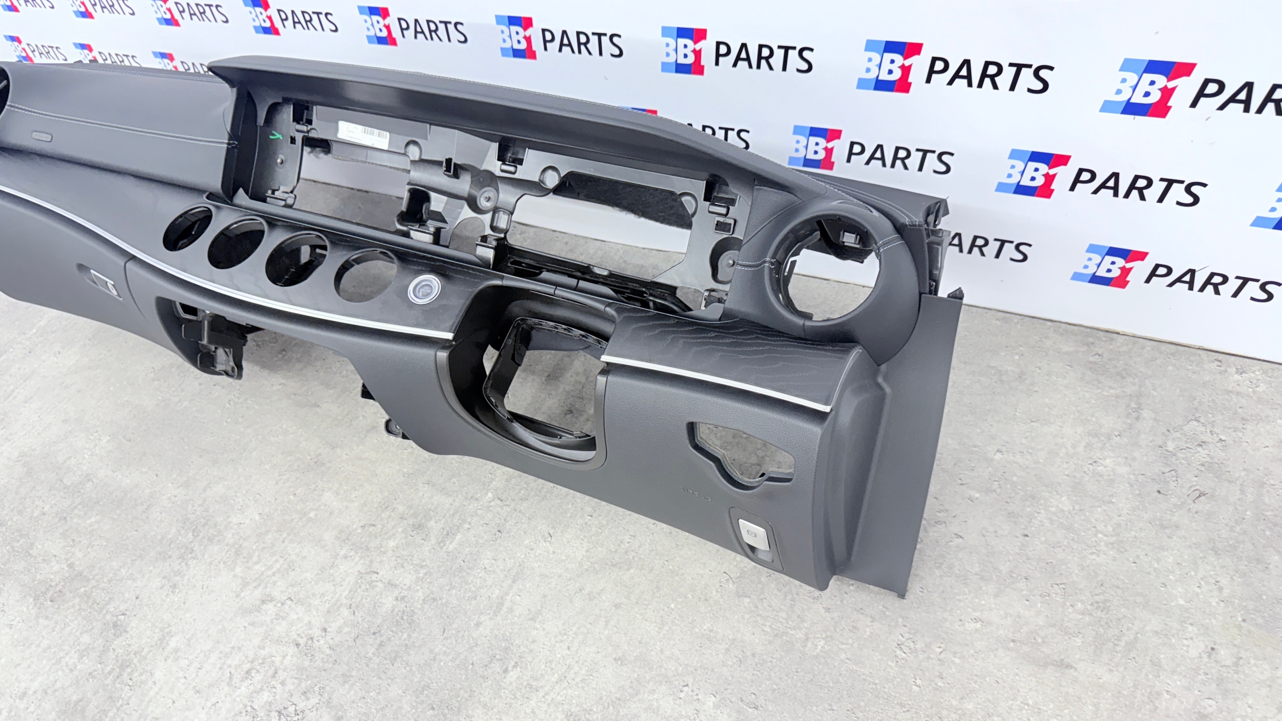 MERCEDES W238 console dashboard instrument panel cockpit UK BIALA NIC A2136809904