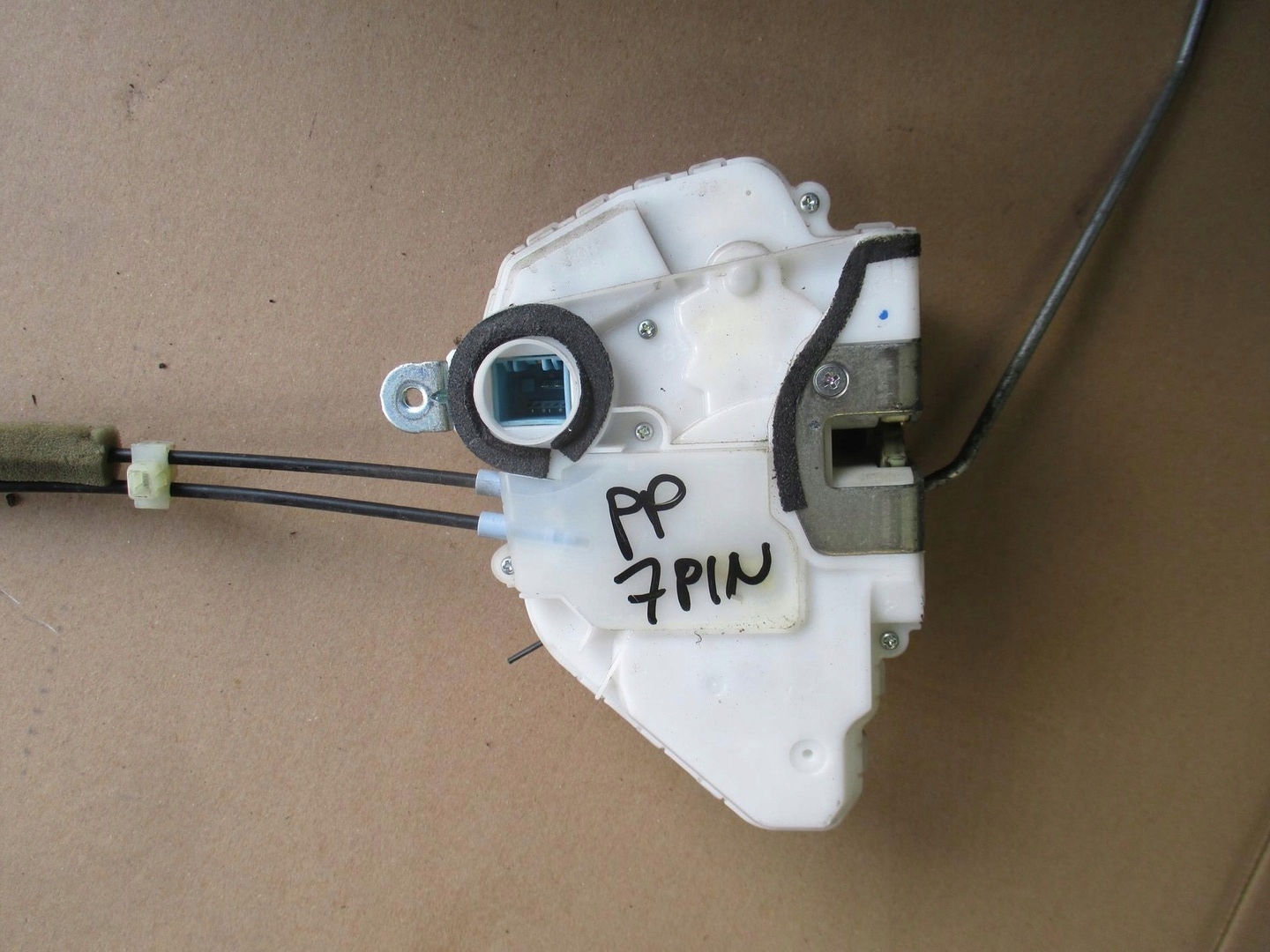 CIVIC 8 VIII SEDAN 06- ZAMEK PRAWY PRZEDNI 7 PIN