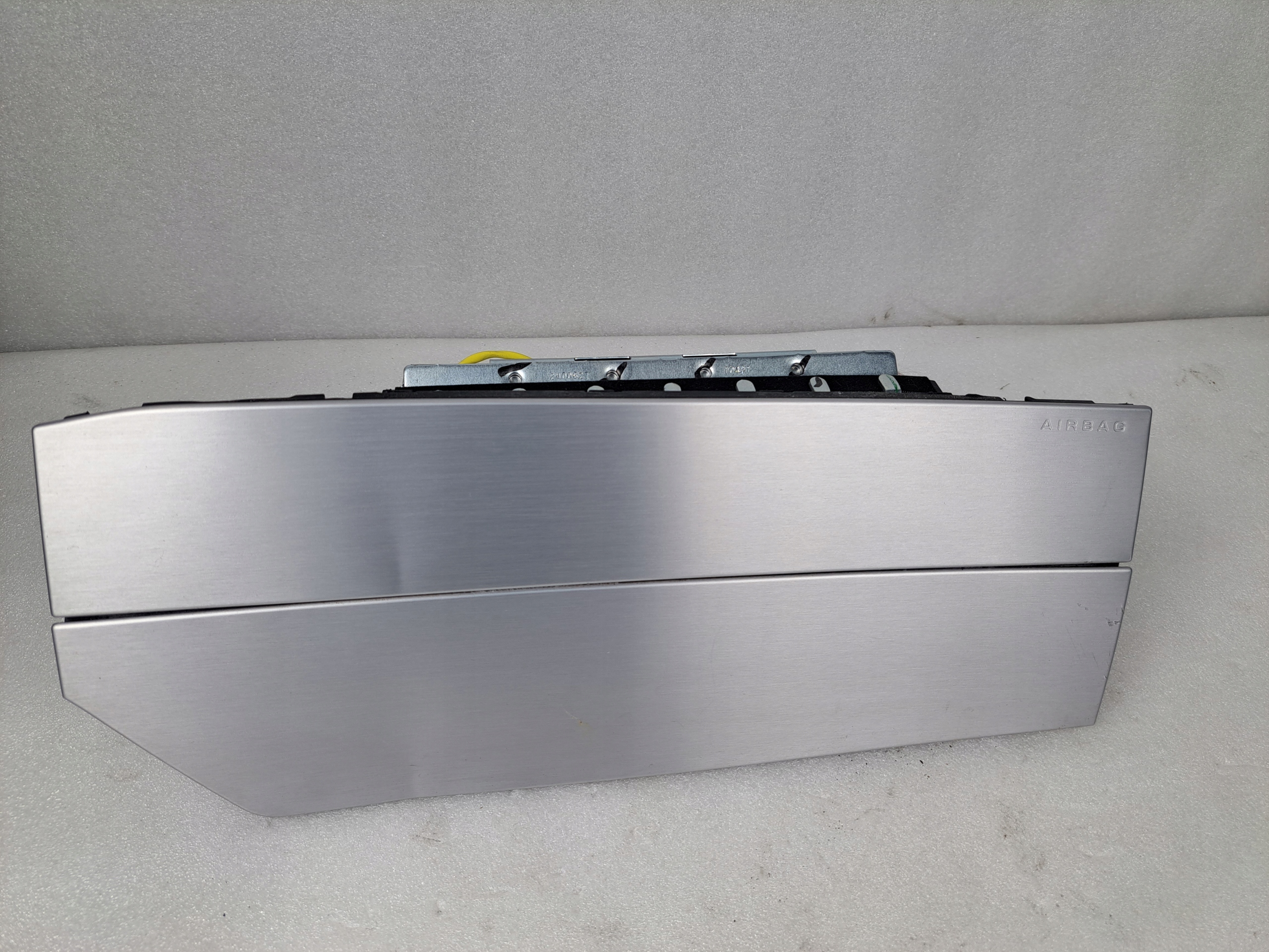 CR33-63044A74 - ПОДУШКА БЕЗОПАСНОСТИ ПАССАЖИРА ДЛЯ FORD MUSTANG V 2010-2014