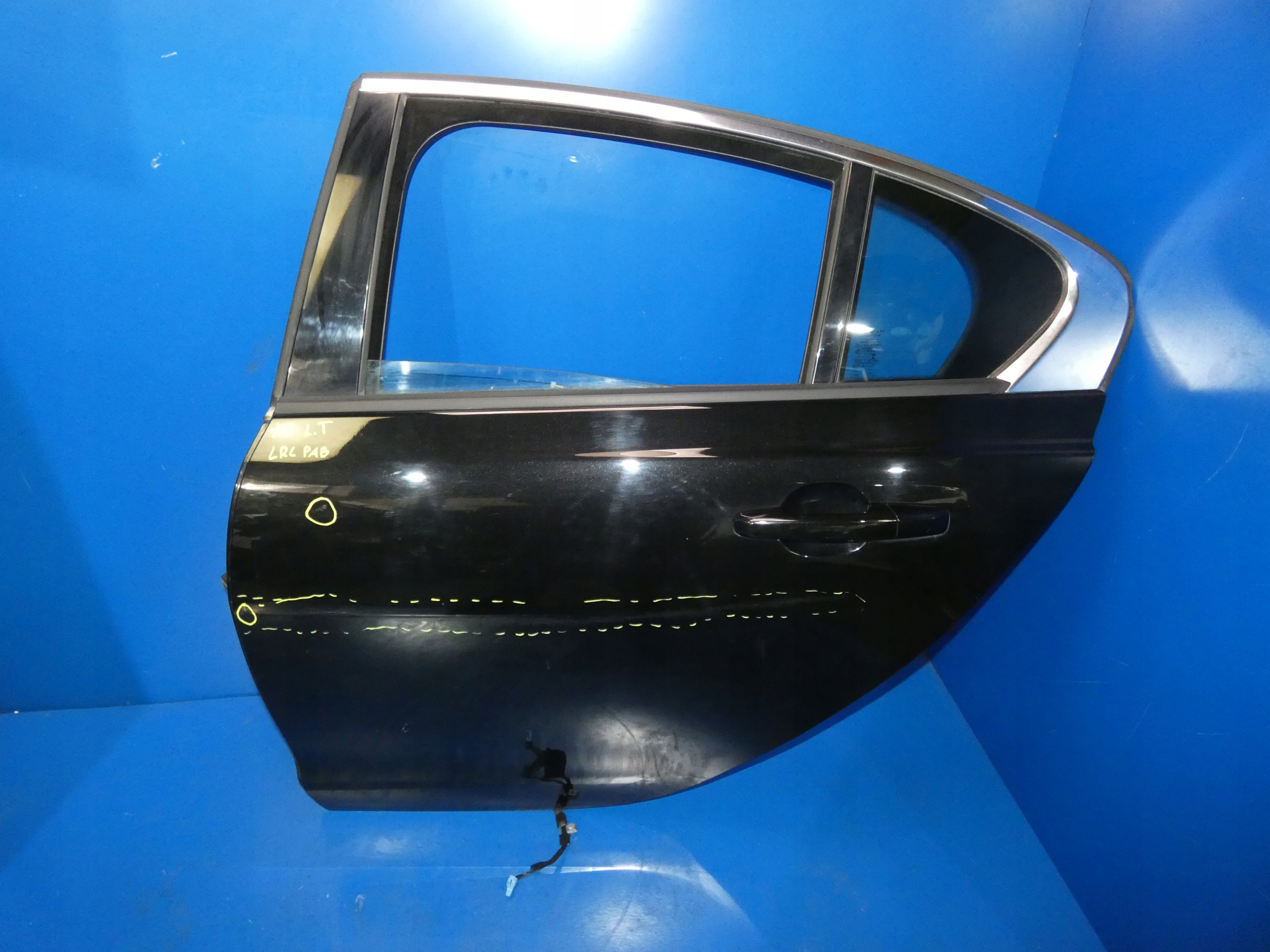 JAGUAR XE X760 door left left rear part rear.