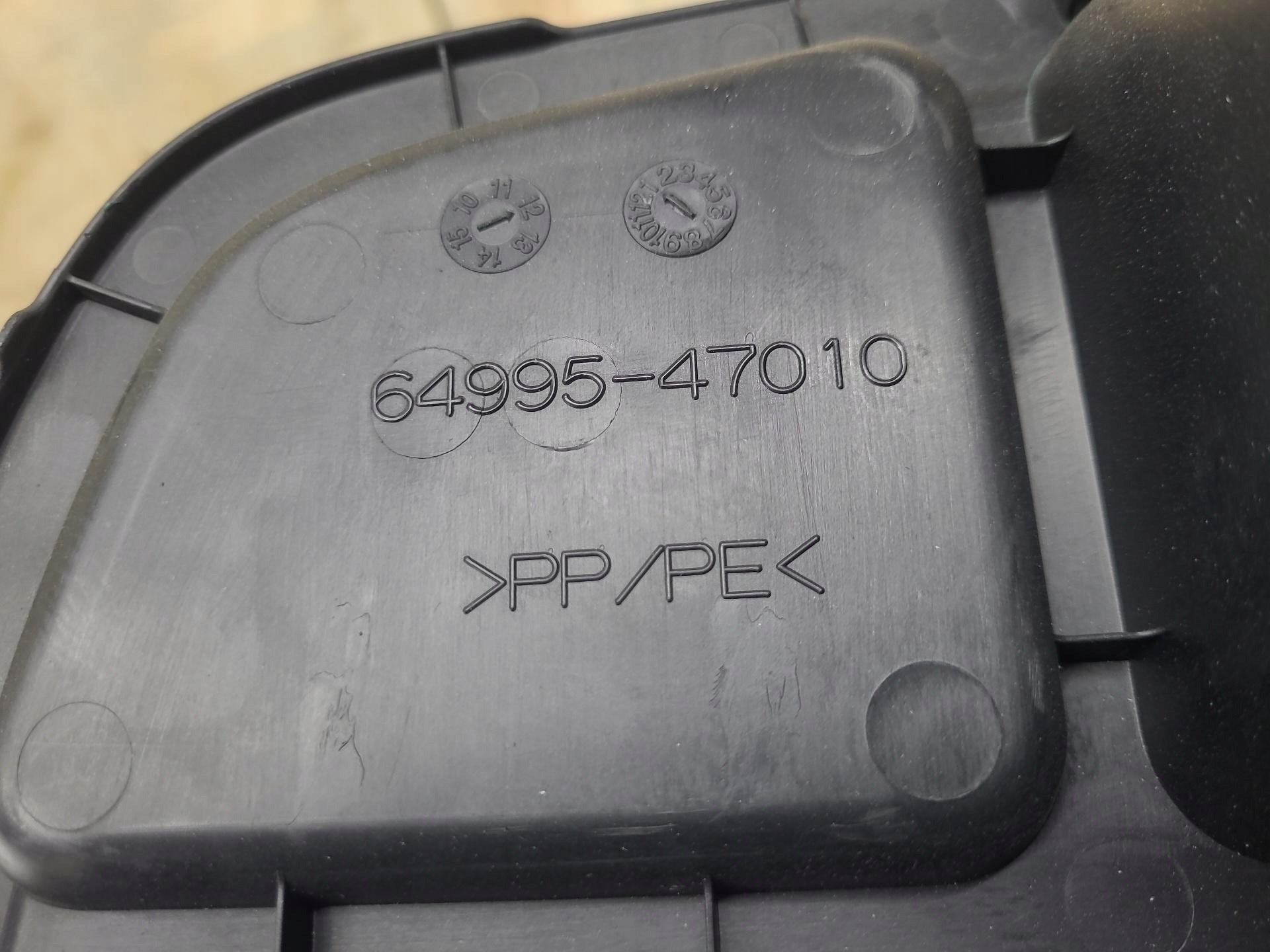 sump passenger compartment boot Toyota Prius plus ZVW40 2012 64995-47010