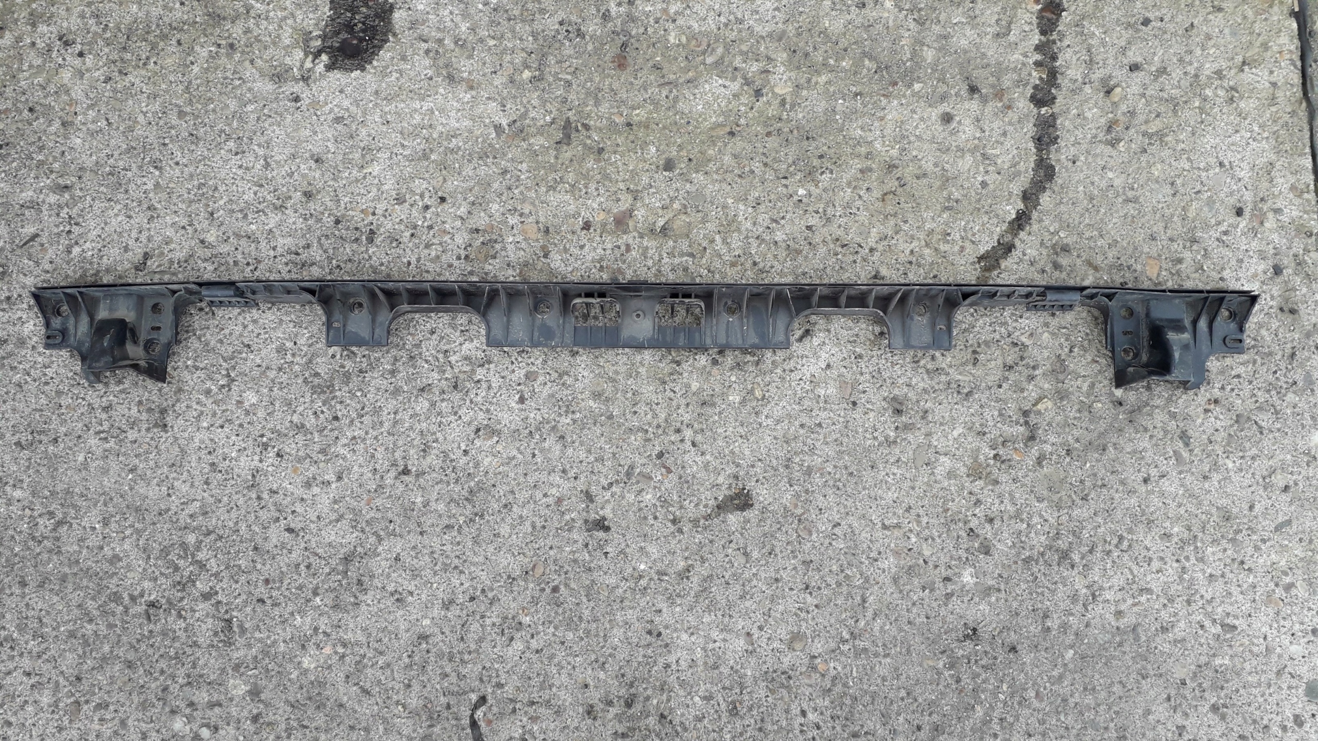 VW T5 T6 ŚLIZG MOCOWANIE ZDERZAKA TYŁ 7H0807723