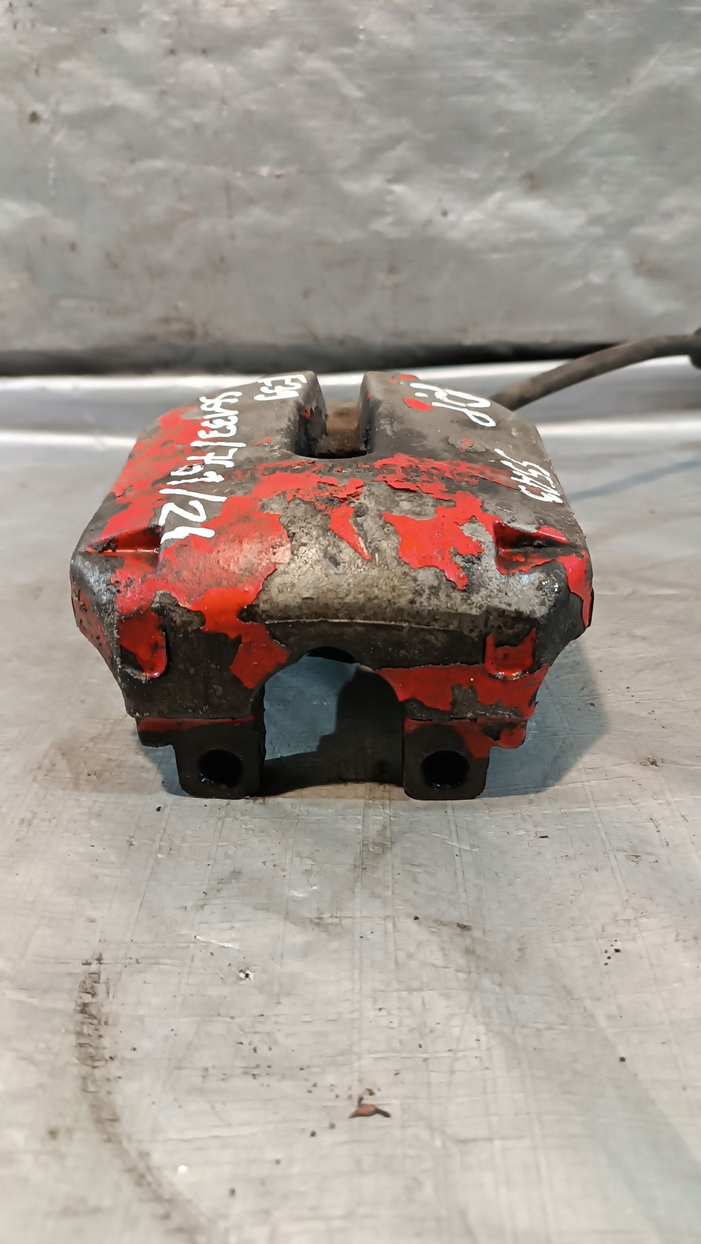 caliper brake right front BMW E39 520i