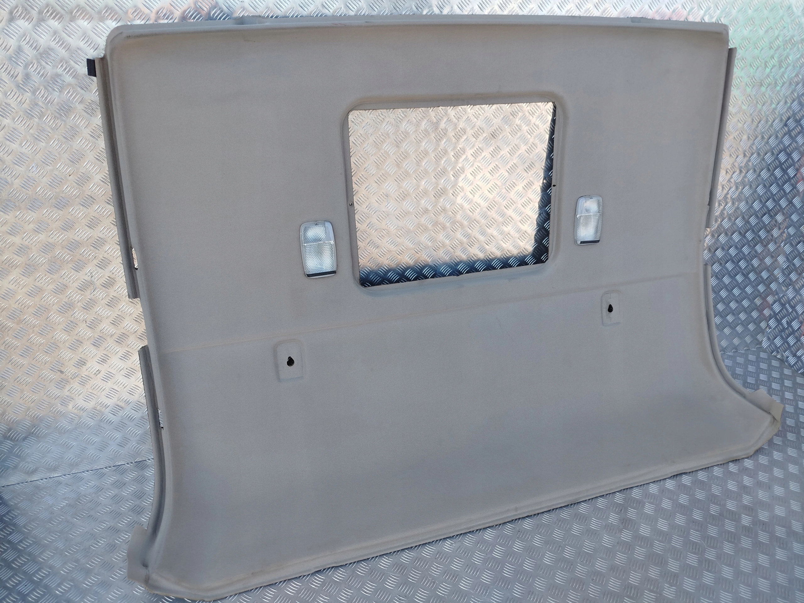 TAPICERKA PODSUFITKA DACHOWA SCANIA Stan opakowania brak opakowania