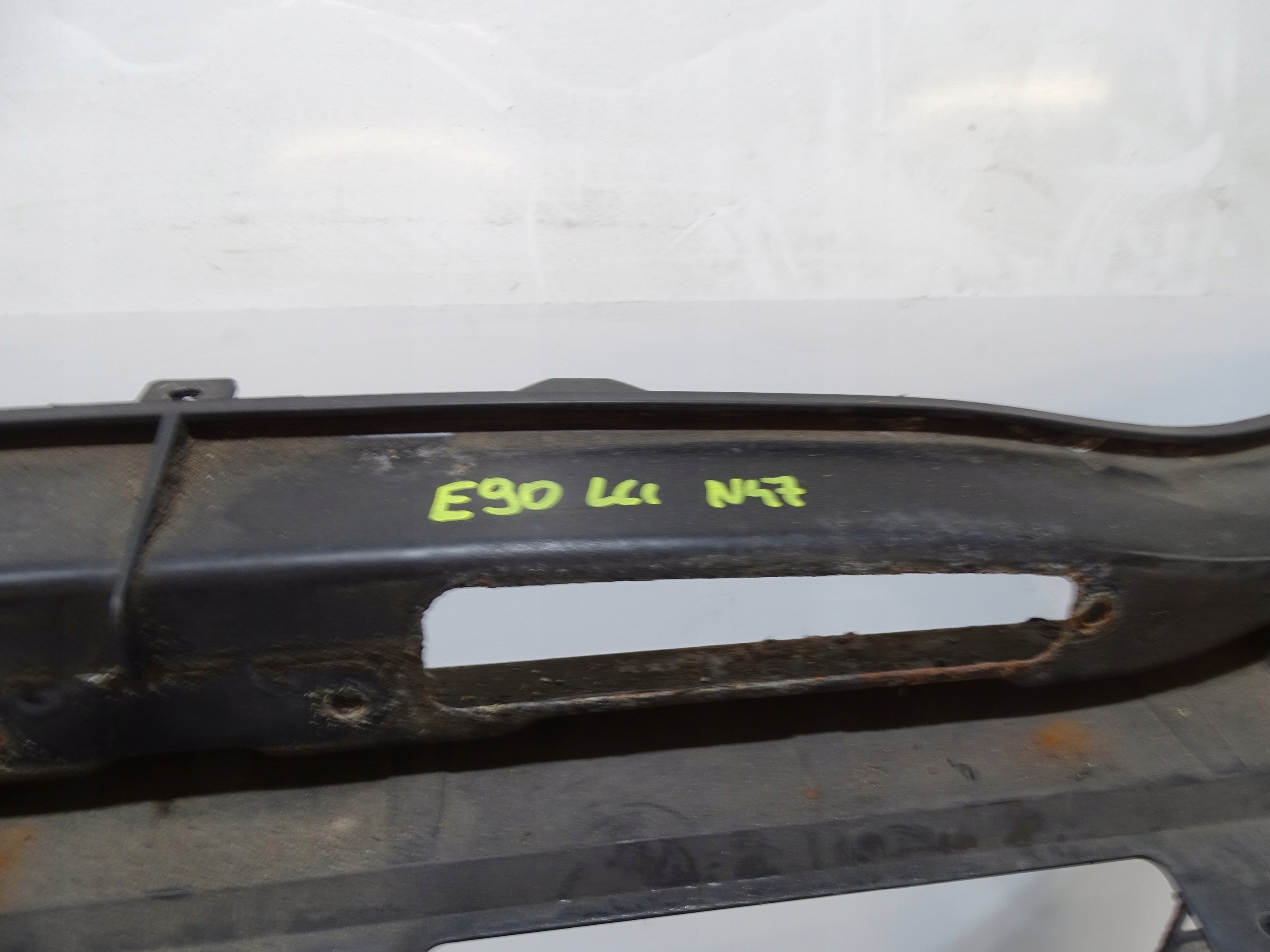 support panel for radiators front BMW E90 E91 LCI OE 7058594 (24241982)