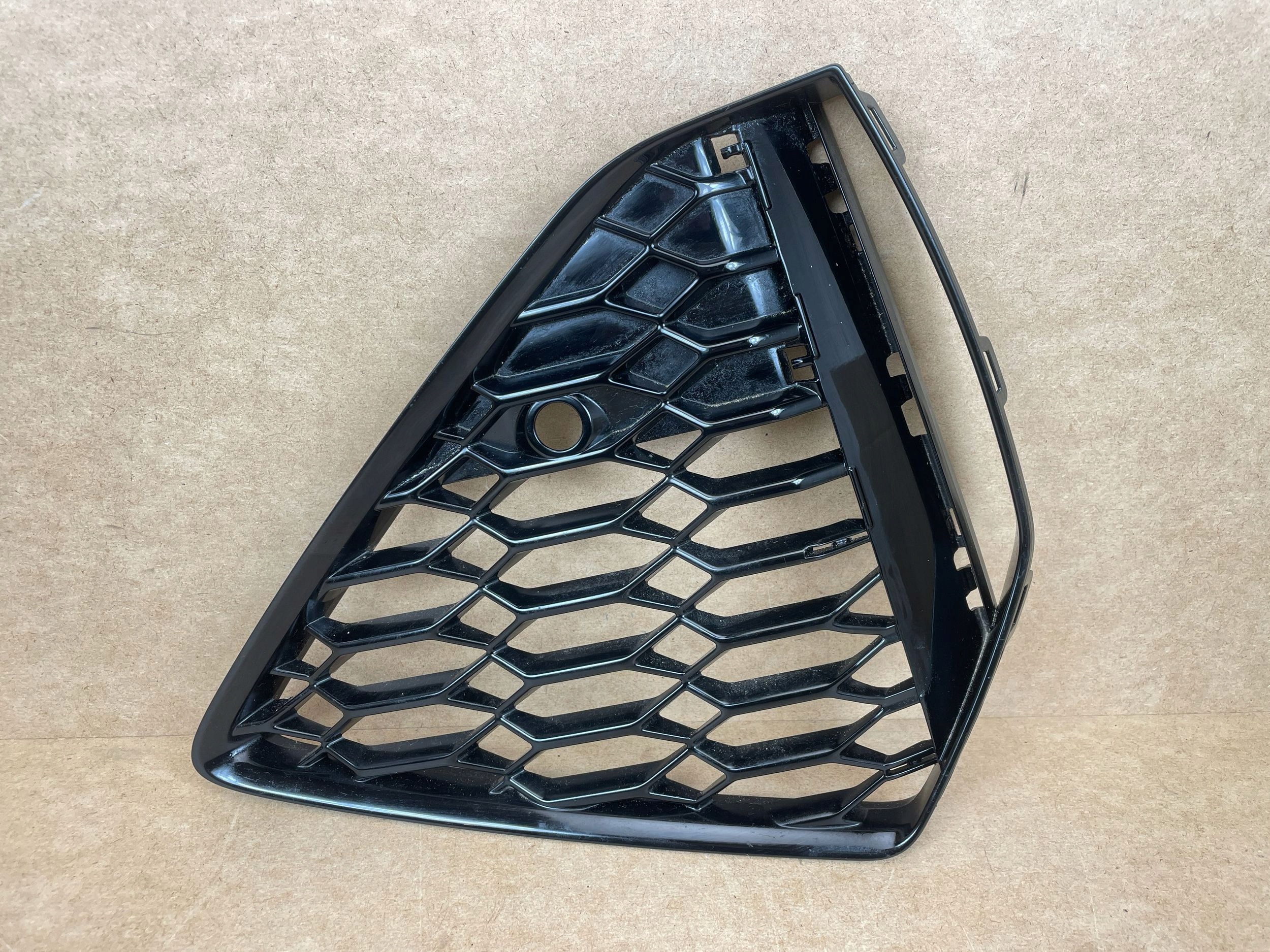 grille grid of a bumper left front AUDI RS6 RS7 4K8 2018- 4K8807681D