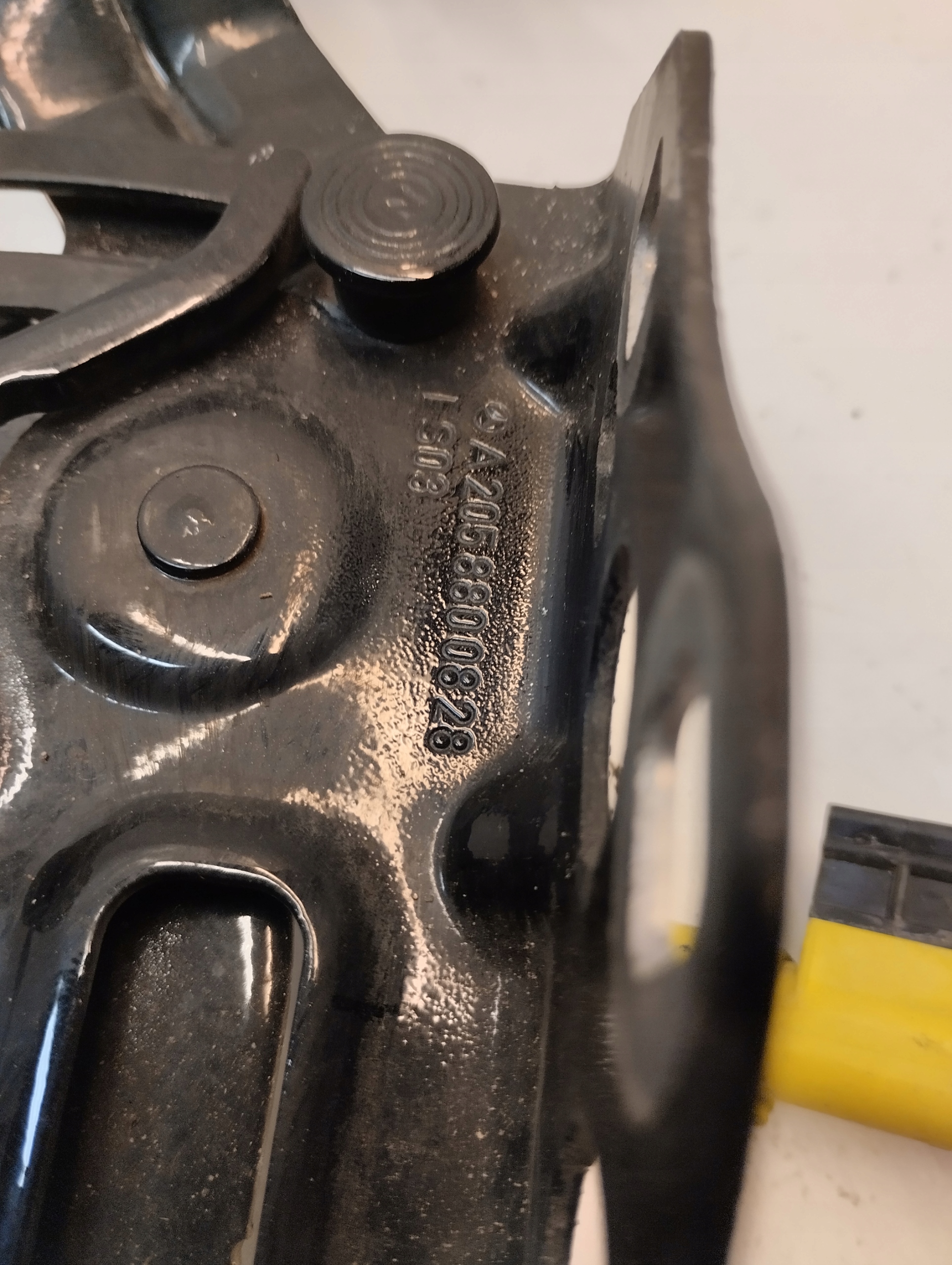 MERCEDES W205 hinge bonnets right left NABOJE KOMPLET