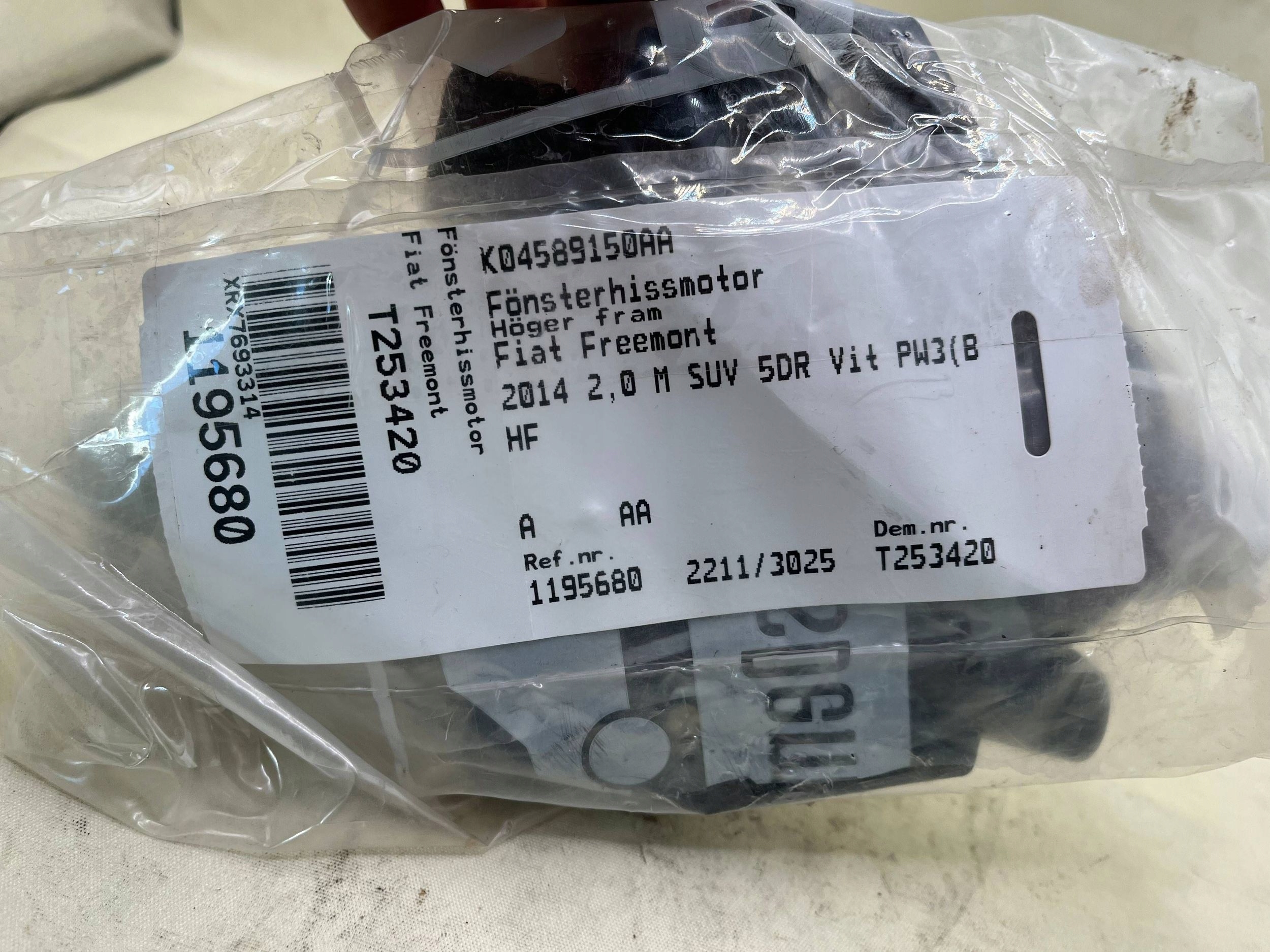 K04589150AA engine przedniej windows electrical right FIAT FREEMONT !J