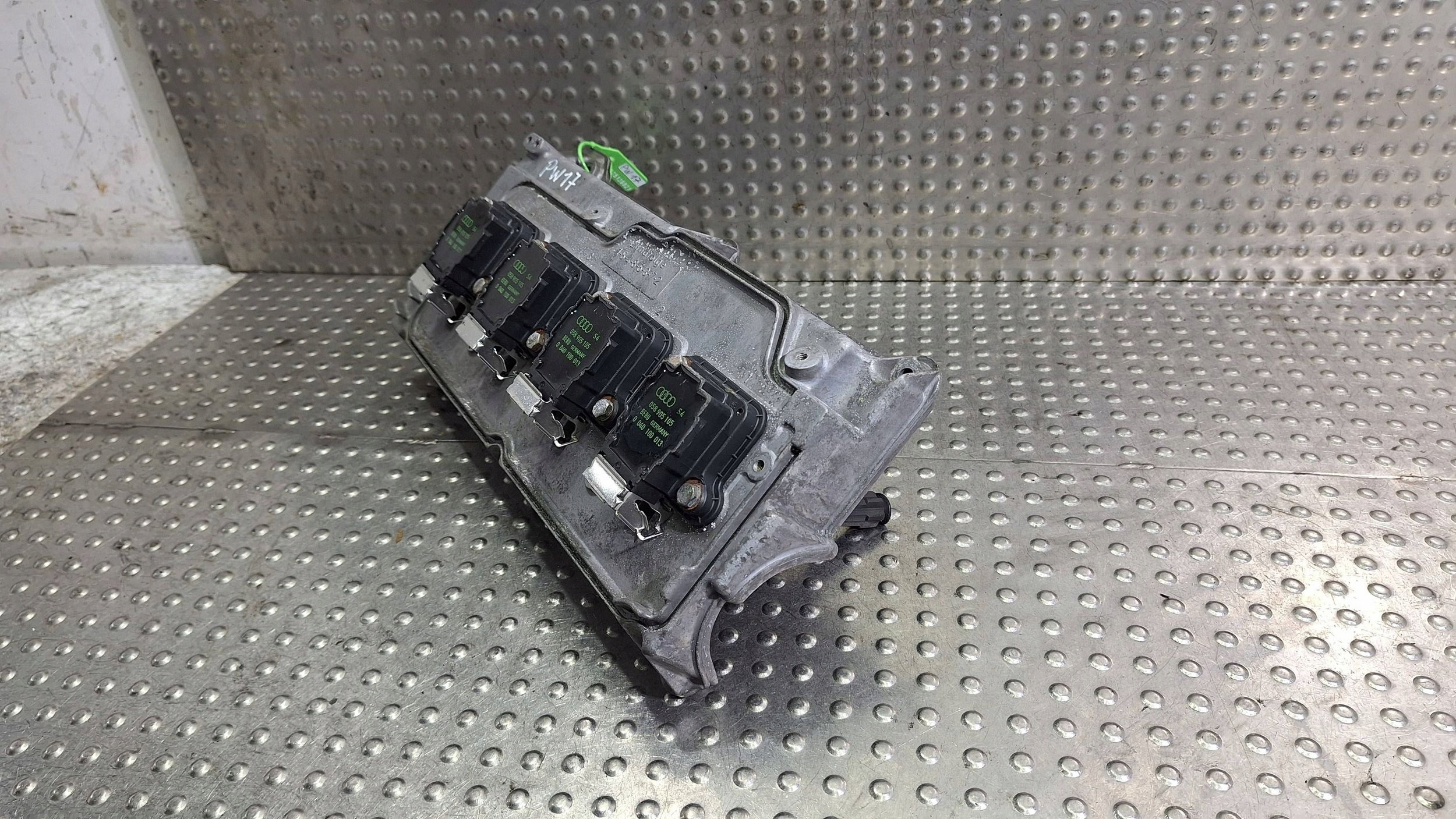 Abdeckung der Ventile Zündspulen 077103472D AUDI A8 D2 4.2 V8