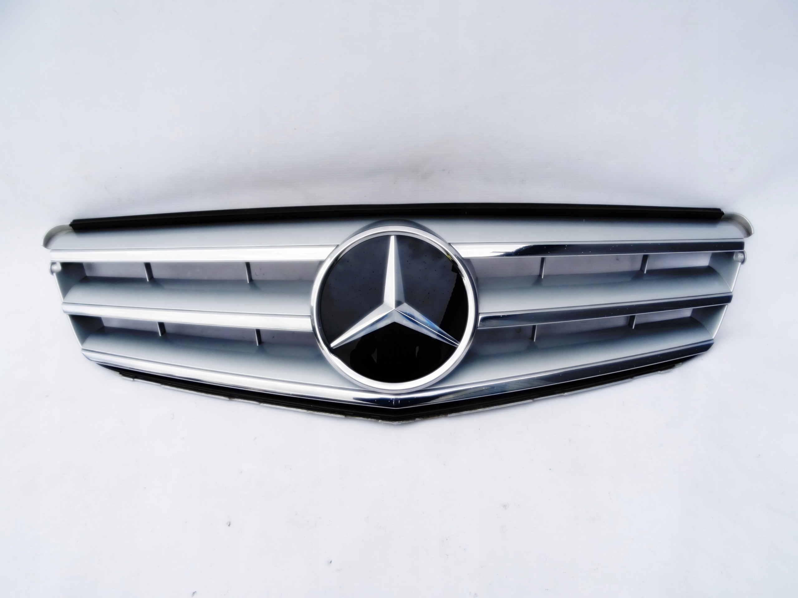 GRILL ATRAPA CHŁODNICY MERCEDES W204 DYSTRONIC