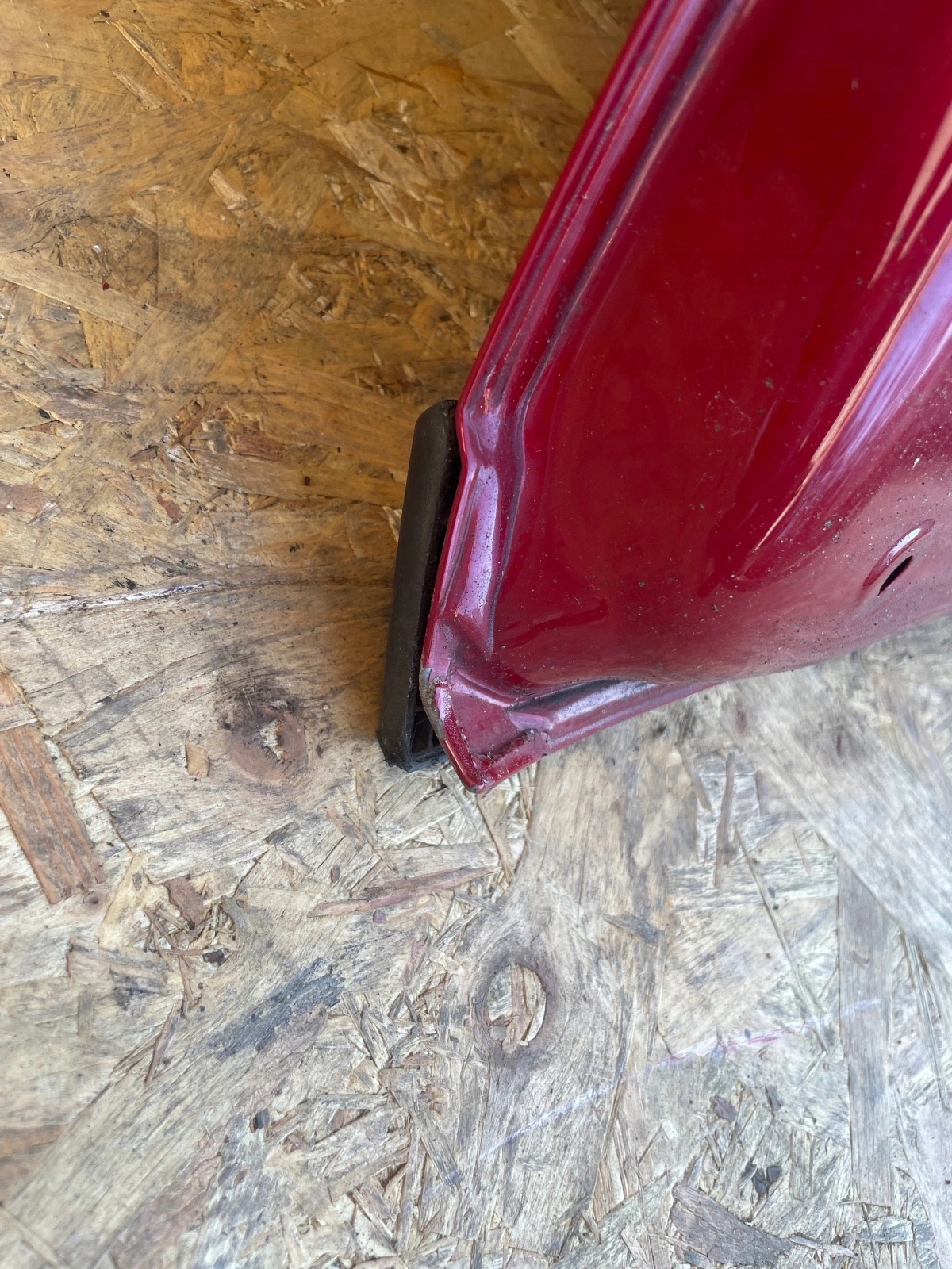 damaged door front front left Hyundai Bayon red