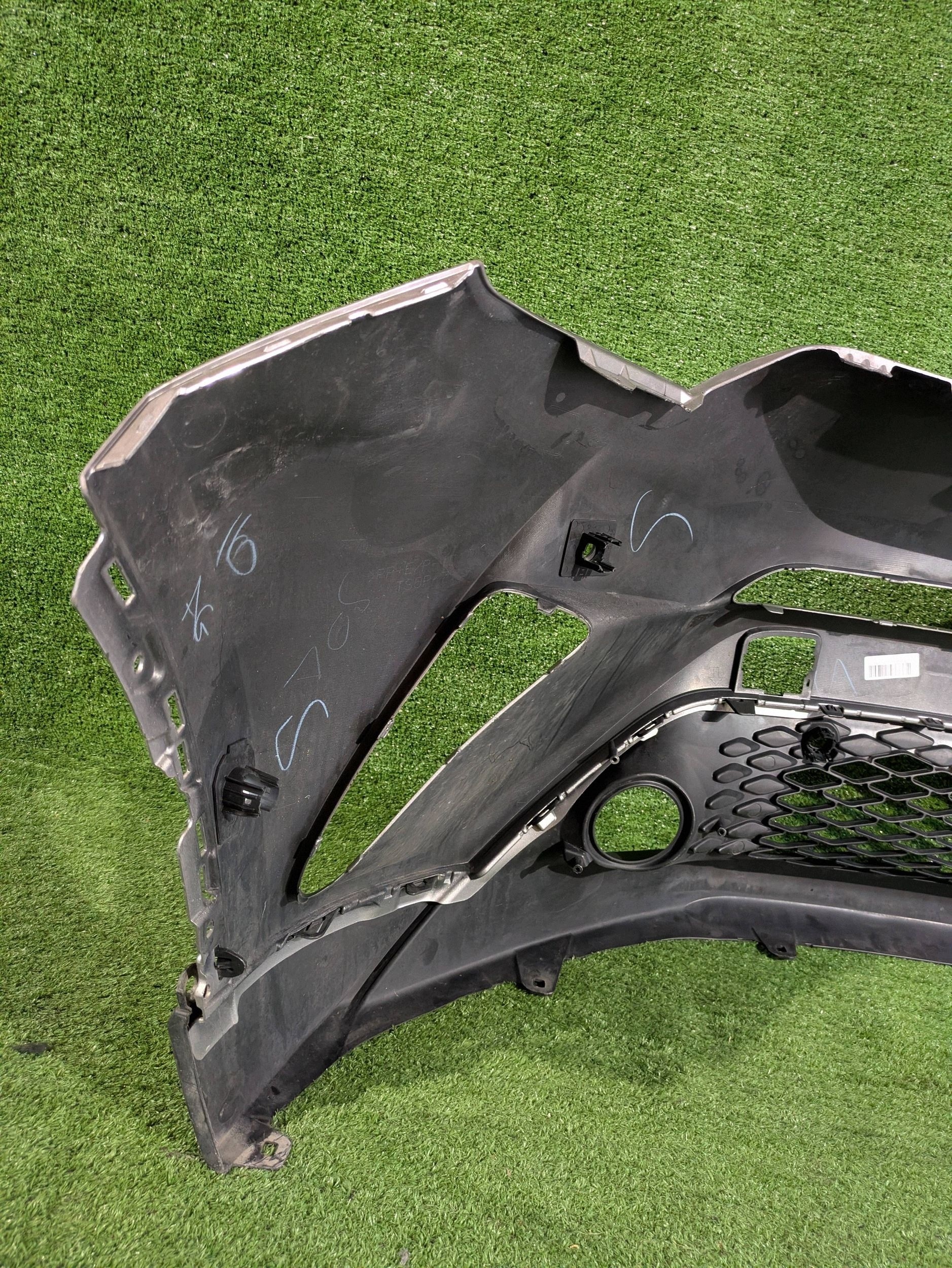 front bumper front TOYOTA C-HR and 16-19 NR.Z9822