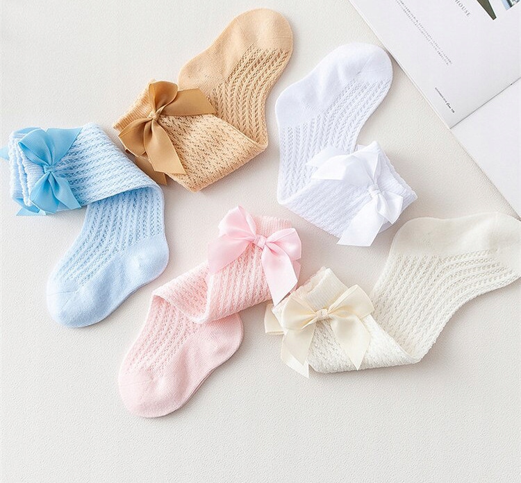 BIAŁE AŻUROWE podkolanówki skarpetki CHRZEST 80-86 Fason podkolanówki