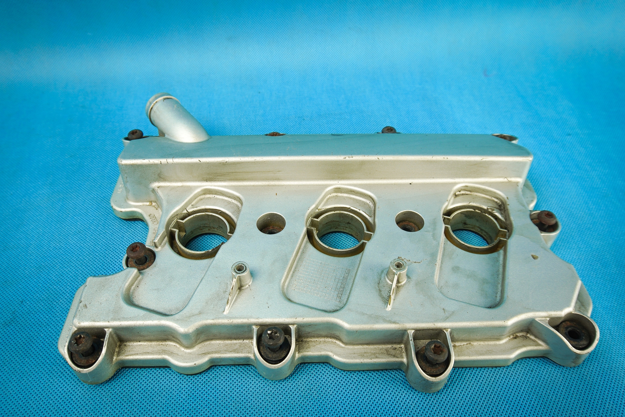 Abdeckung der Ventile Audi S4 8K S5 A6 A7 Q7 06E103472N