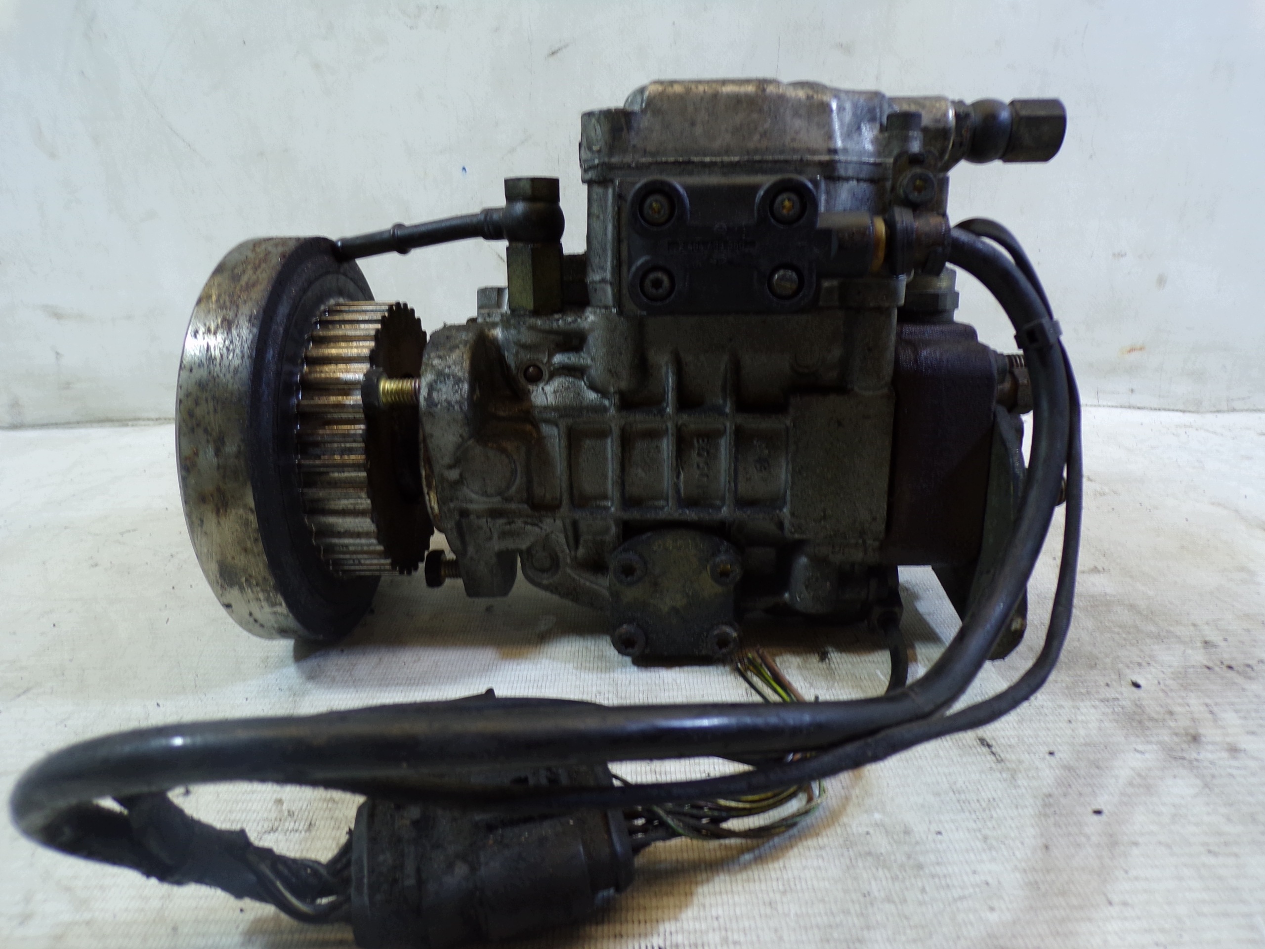injection pump VOLKSWAGEN LT35 LT 35 2.5 TDI engine AVR 04600415983