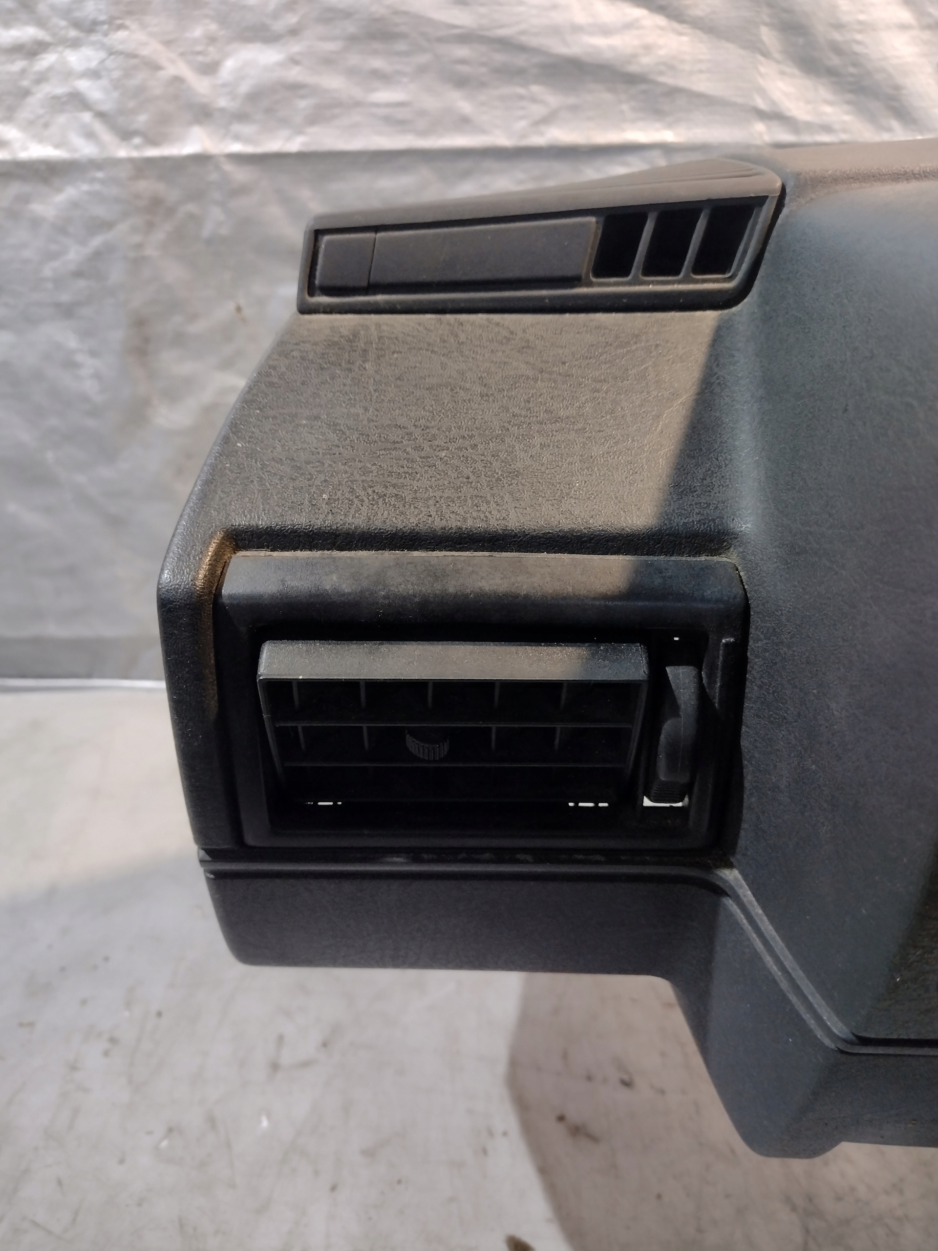 dashboard instrument panel Volkswagen Golf II 2