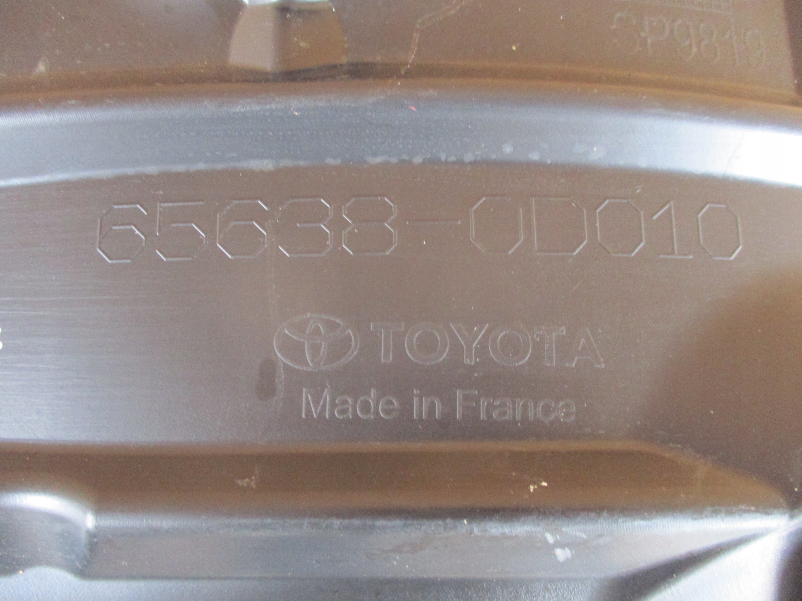 mudguard left rear. TOYOTA YARIS CROSS 20