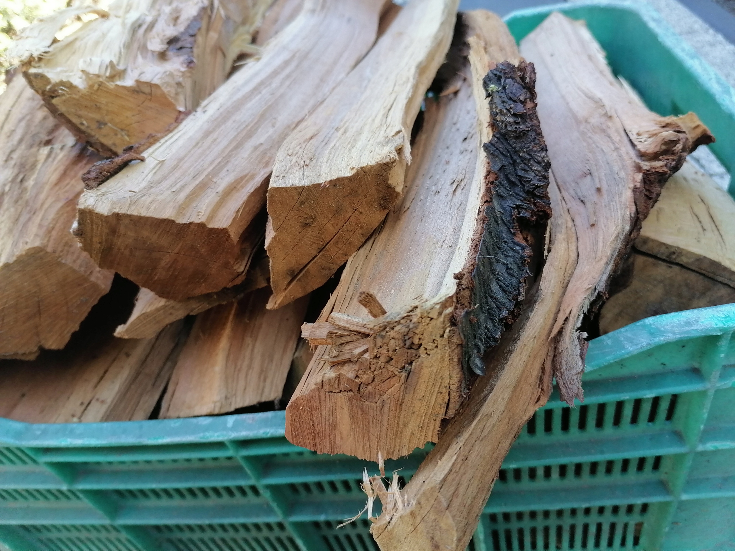 Drewno na ognisko do wędzenia kominka Olcha 60 litrów Marka Drewno-Complex