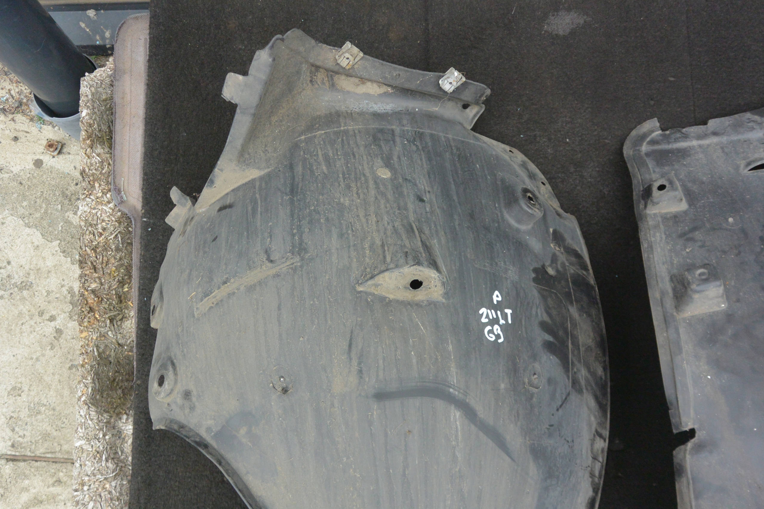 mudguard left front KPL MERCEDES E-KLASA W211